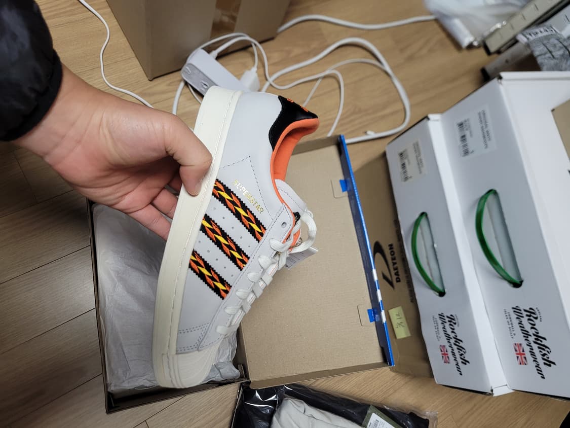 아디다스 슈퍼스타 250 새상풉 상품이미지1