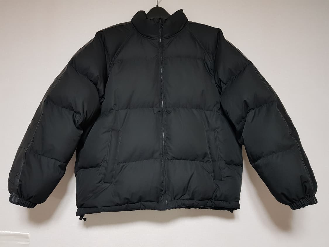 슈프림 스타 슬리브 다운 퍼퍼 패딩 블랙 23FW 상품이미지2