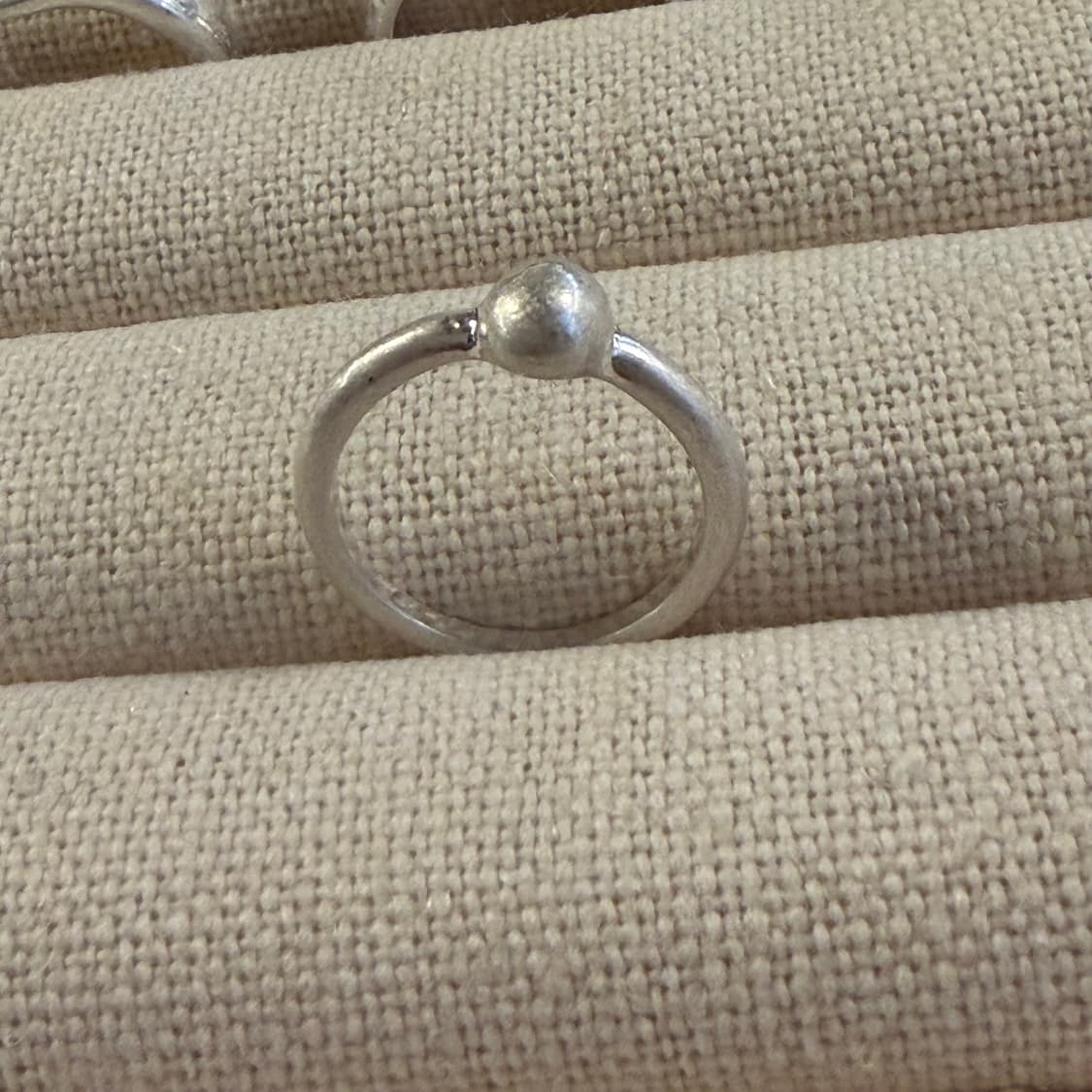 새상품 여성 신주 은도금 볼 반지 상품이미지1