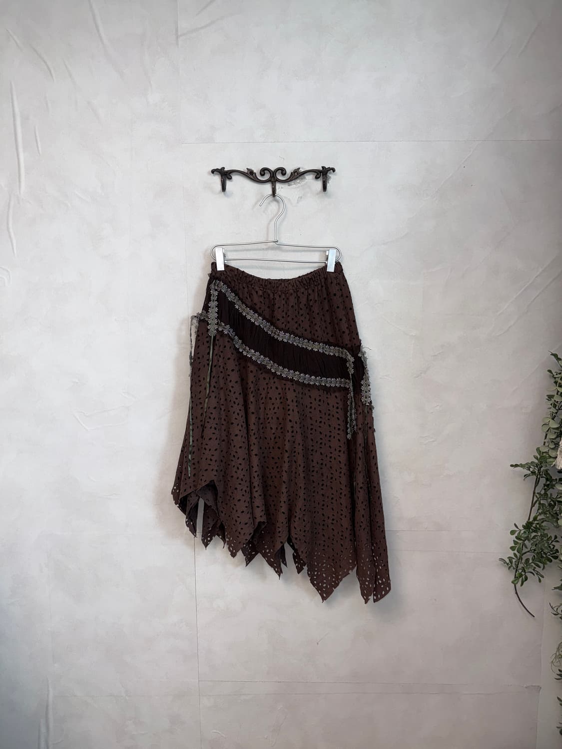 Dark brown bohemian punching suede skirt 상품이미지2
