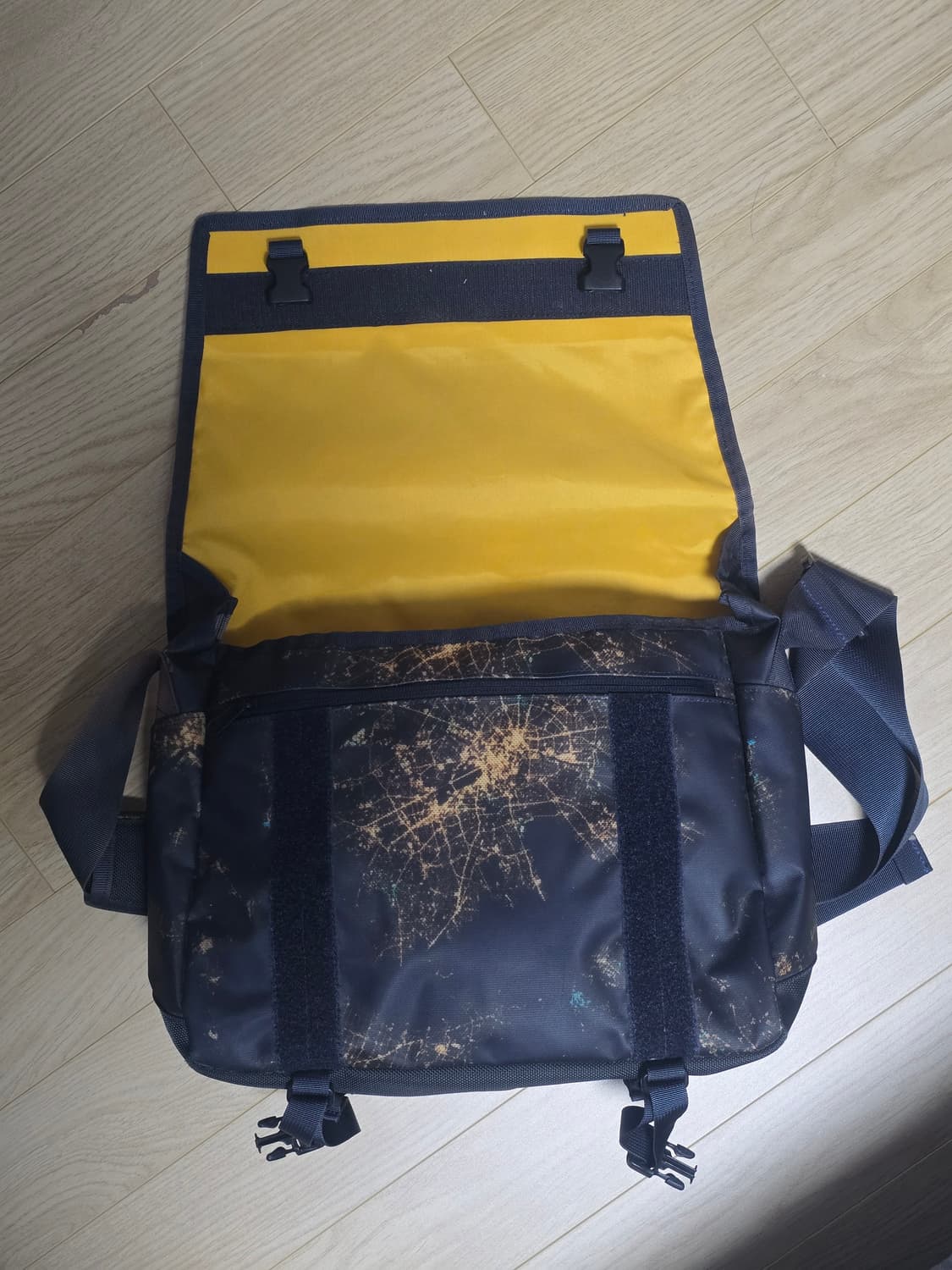 노스페이스 나이트 라이트 메신저백  상품이미지5