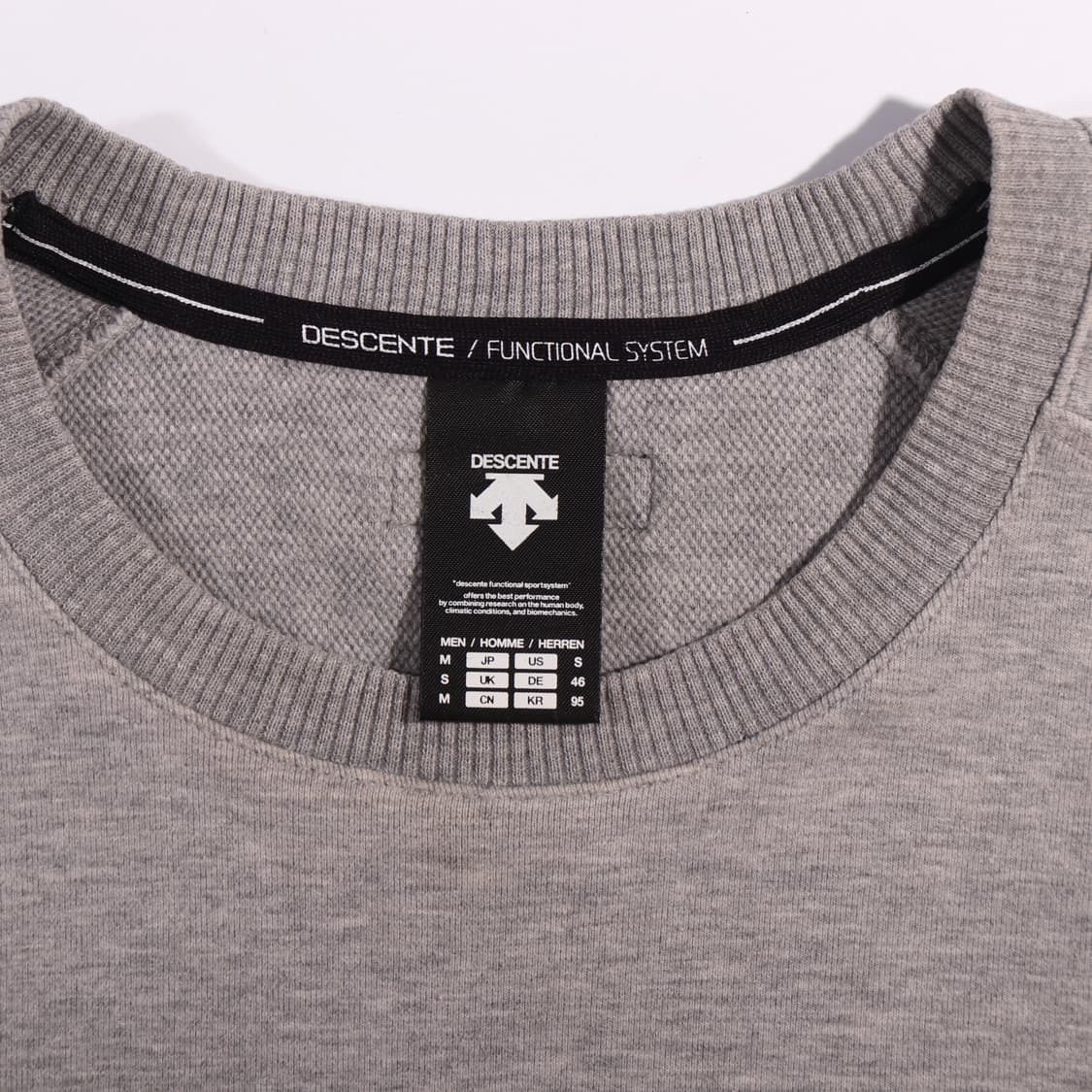 데상트 맨투맨 B311 상품이미지2