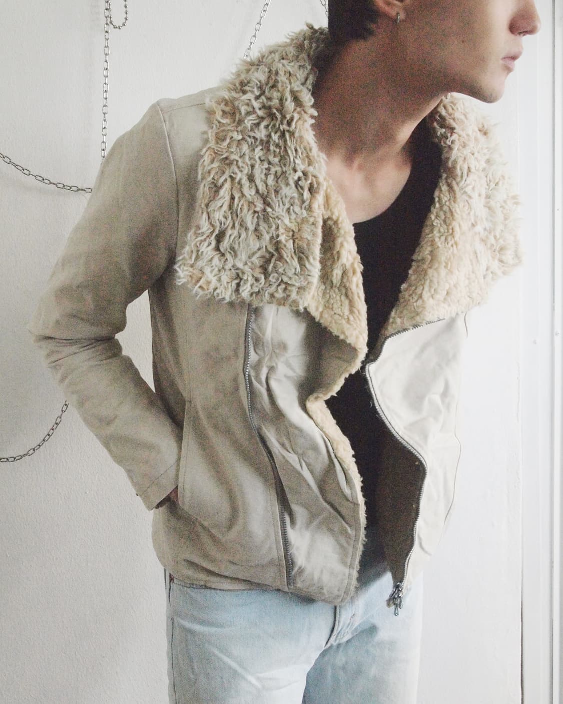 어태치먼트 초기 사선지퍼 하이넥 드레이프 자켓 상품이미지2