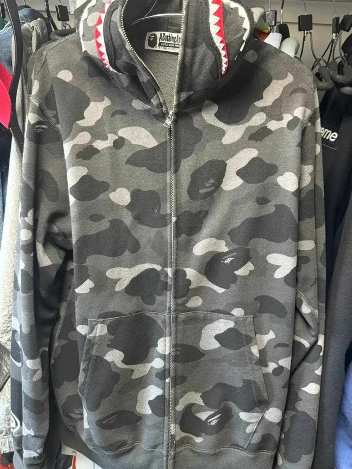 베이프 샤크후드집업 흑계L팝니다 상품이미지1