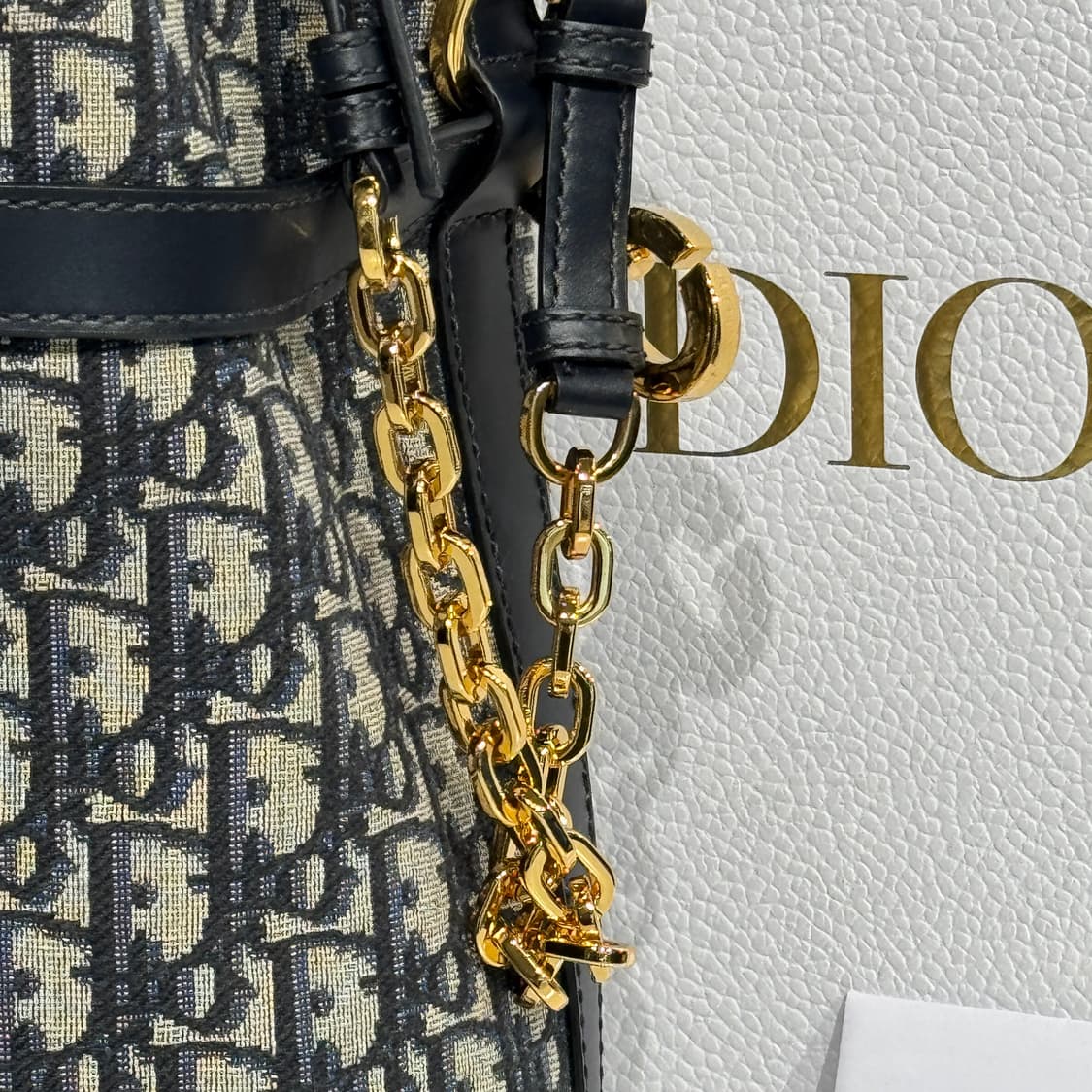 디올 쎄버킷 미디움 상품이미지3