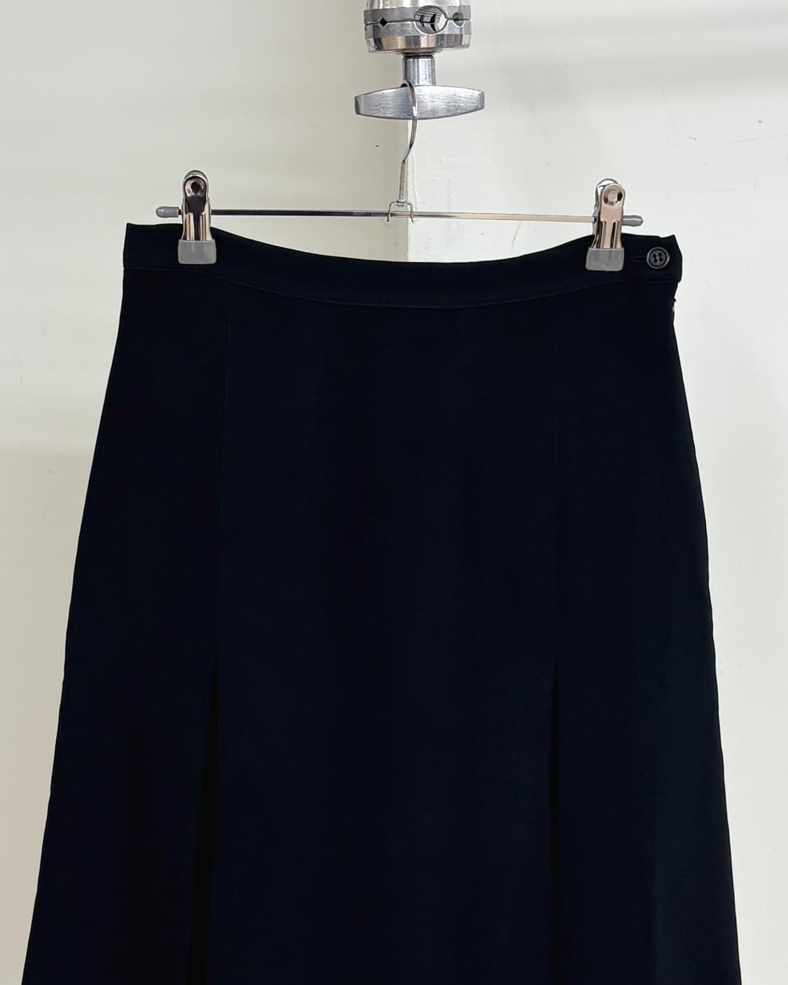 베르사체 블랙 플리츠 미디 스커트 상품이미지2