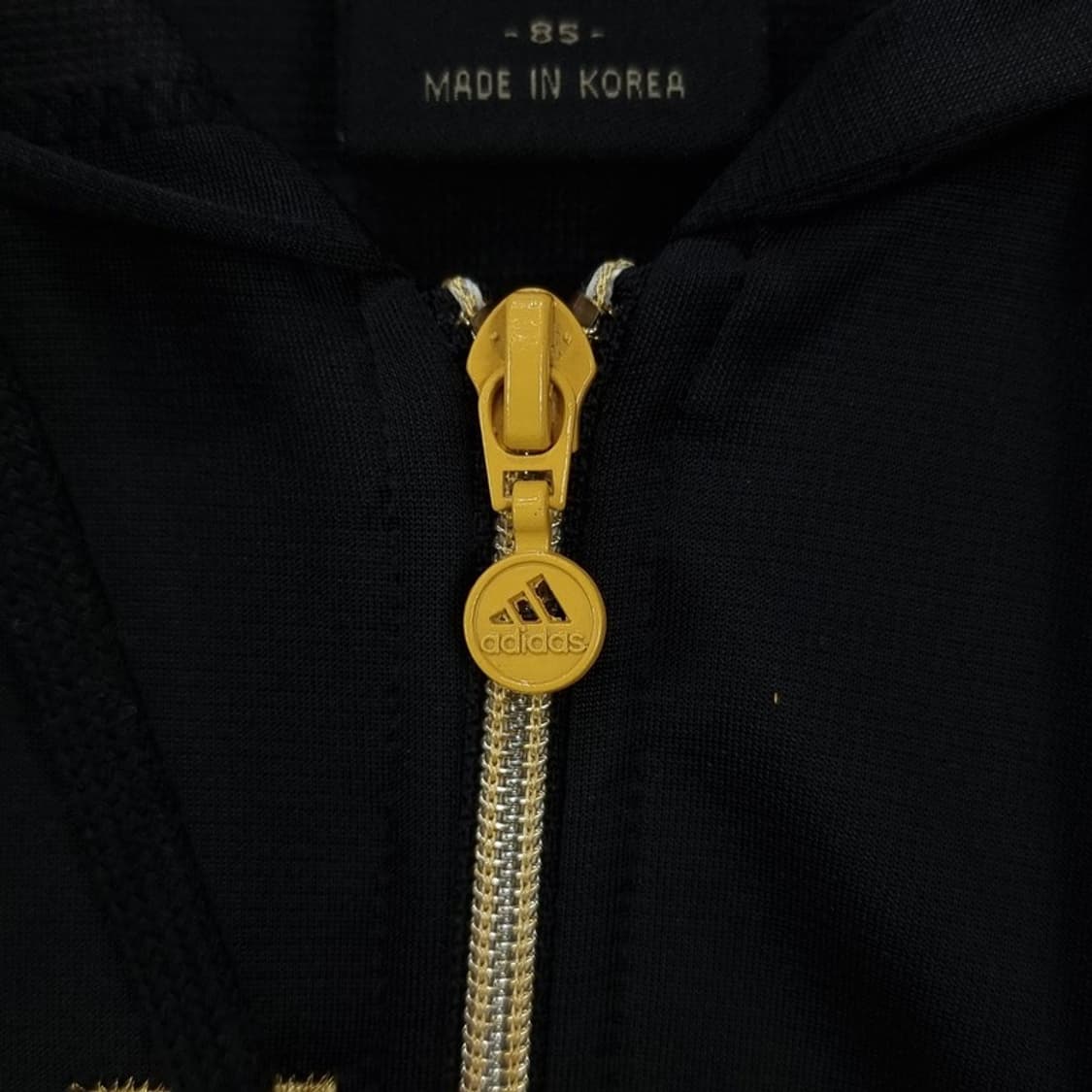 [아디다스] 빅로고 Y2K 빈티지 삼선 후드집업 블랙 골드 M16444 상품이미지7