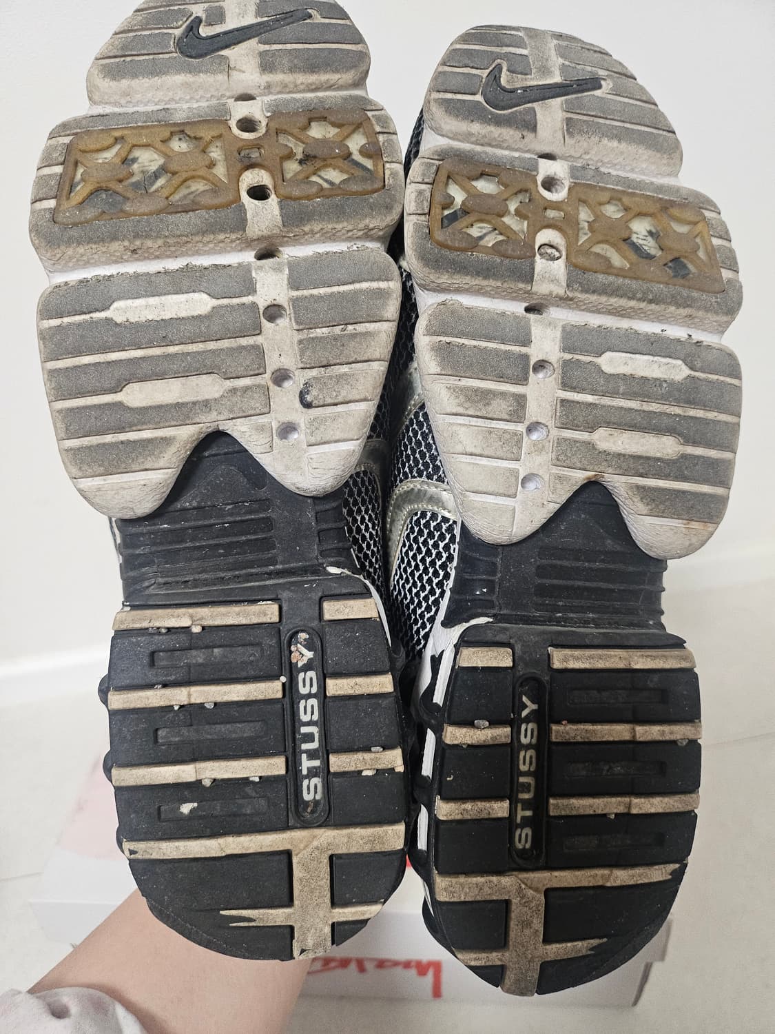 스투시 x 나이키 에어줌 스피리돈
 상품이미지8