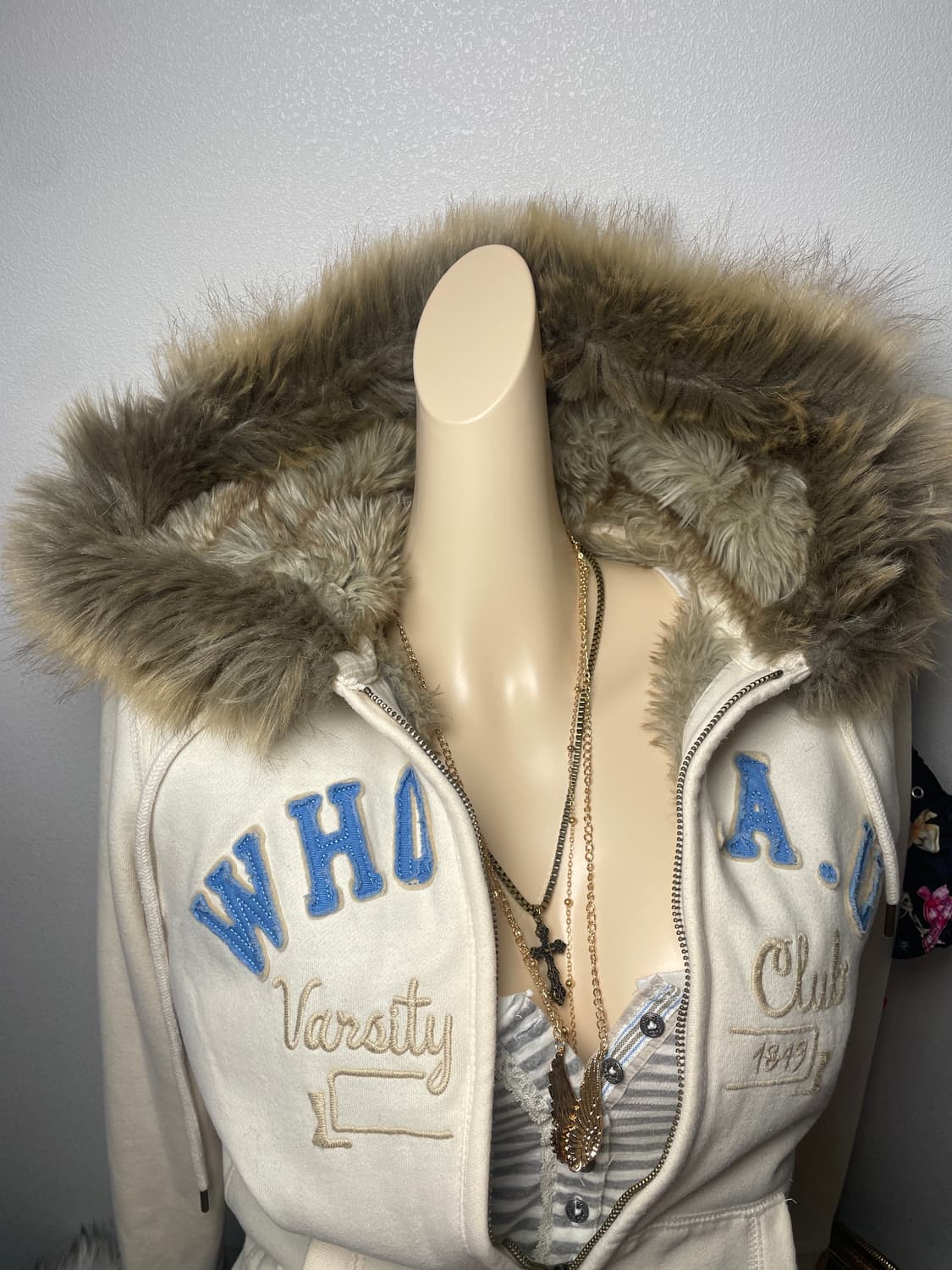 후아유 아이보리 울프죠 후드집업 상품이미지4