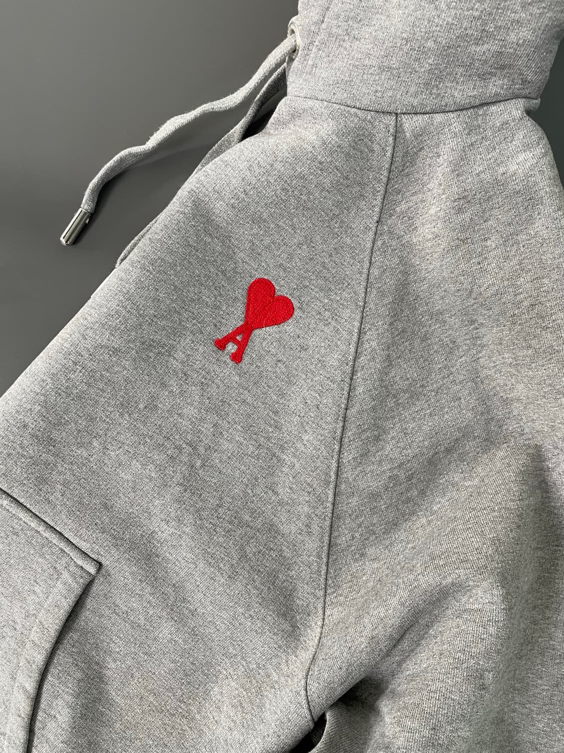 [M] AMI 아미 자수 하트 로고 후드 티 상품이미지4