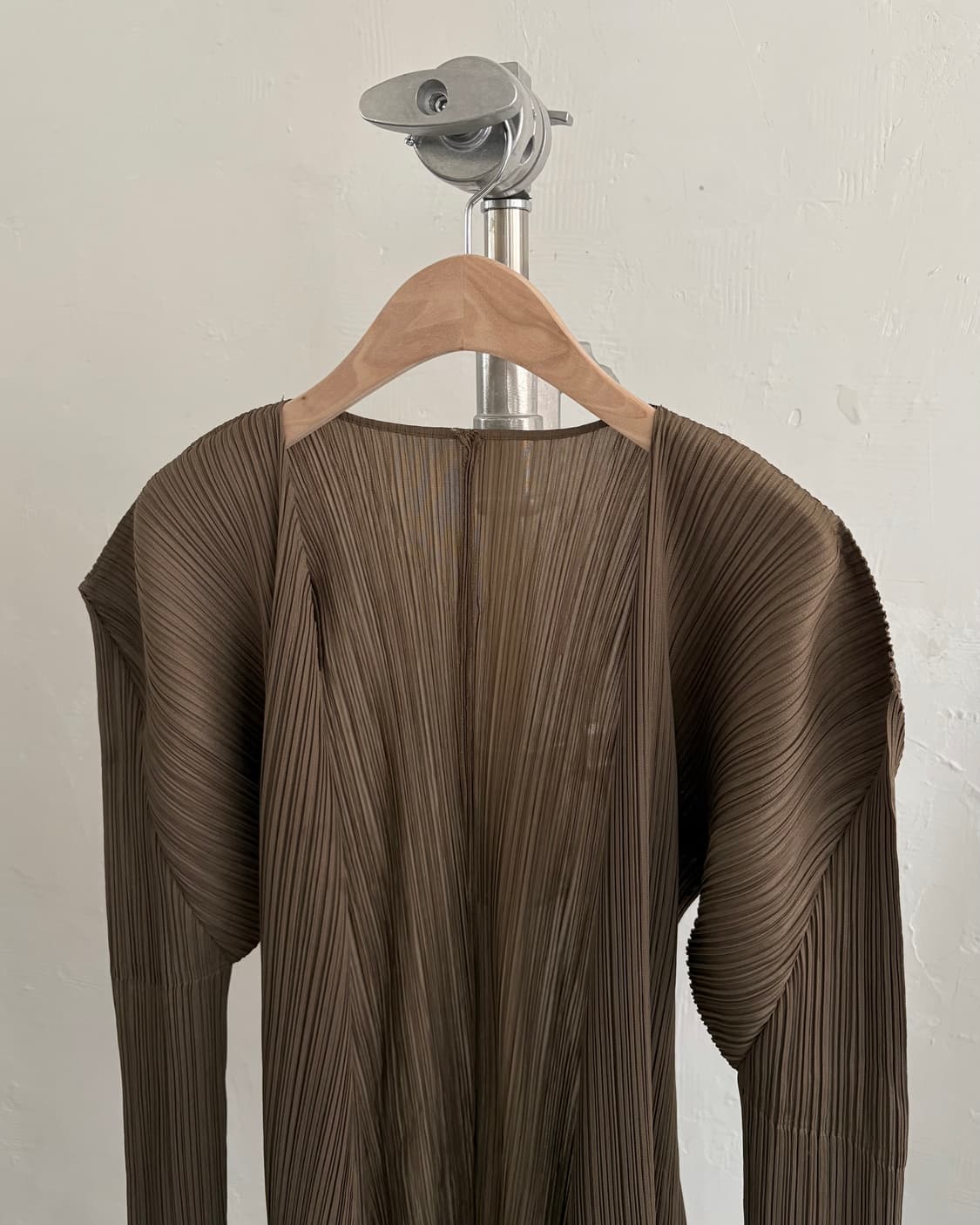 Pleats Please 플리츠플리즈 브라운 컬러 플리츠 오픈 가디건 상품이미지6