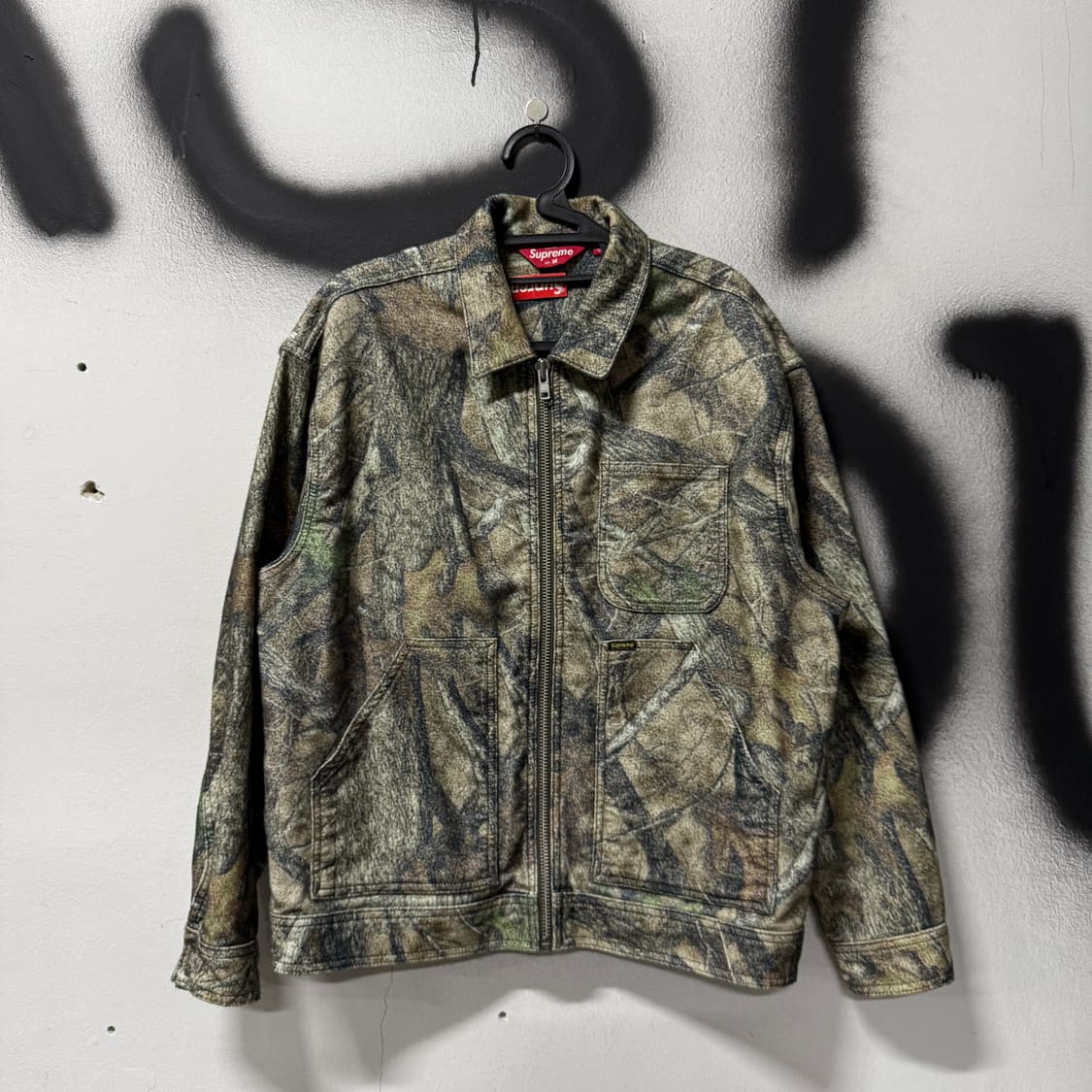 새상품 23FW 슈프림 몰 스킨 리얼트리 카모 워크 자켓 상품이미지1