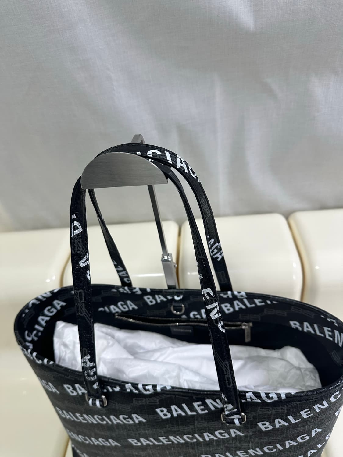 [A 정품] 발렌시아가 로고 숄더백 상품이미지7