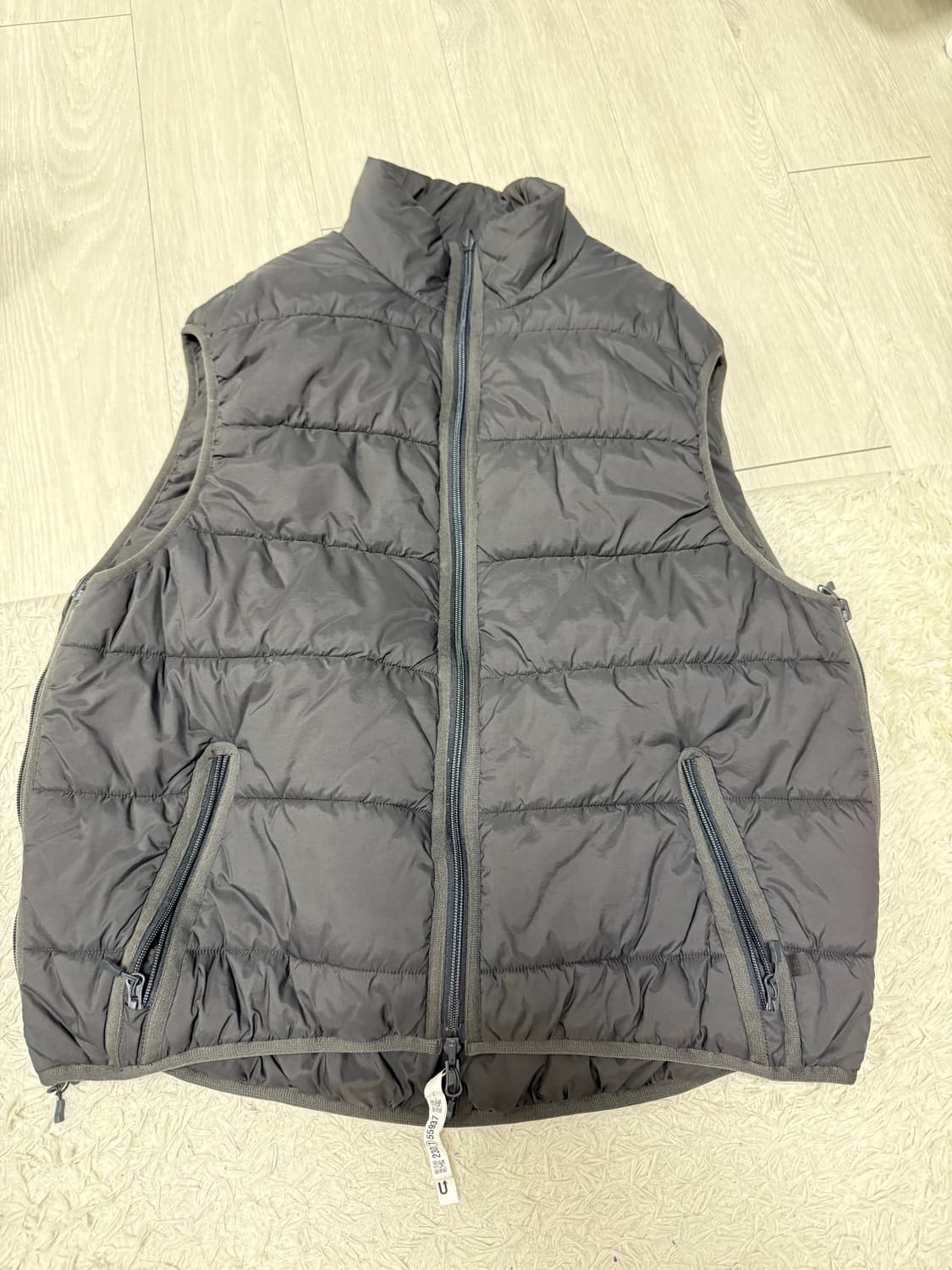 (L)다이와피어39 테크 리버시블 조끼패딩 차콜 상품이미지1