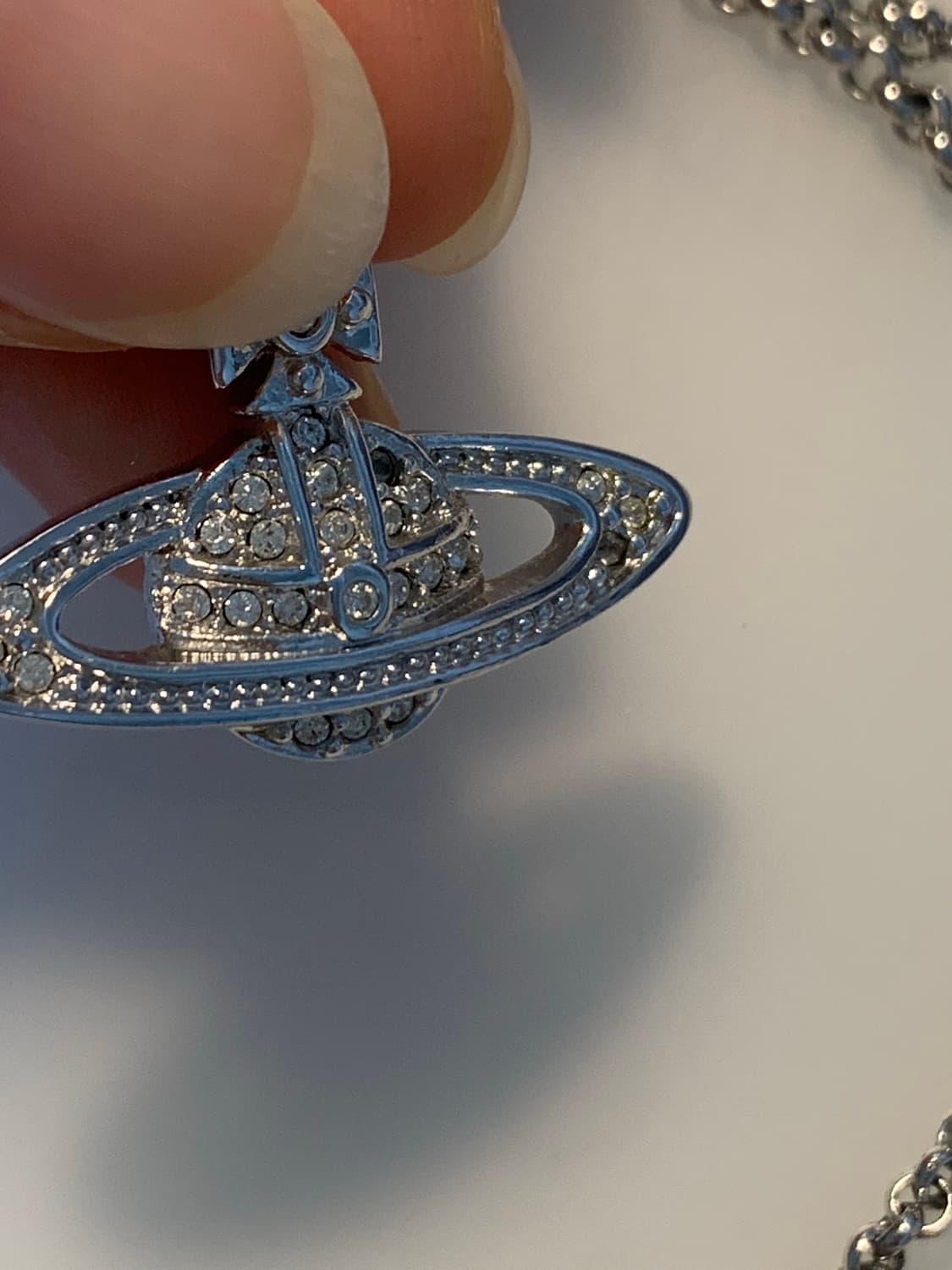 비비안웨스트우드 미니 바스 릴리프 목걸이 상품이미지4