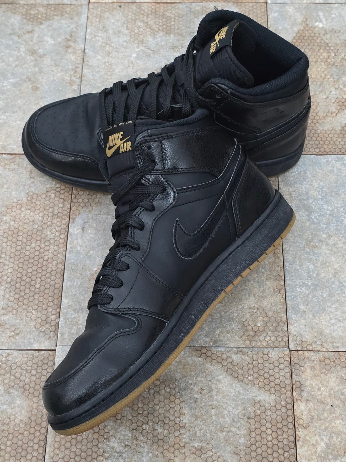 (250)나이키 조던 1 레트로 하이 블랙 검 스니커즈 상품이미지5