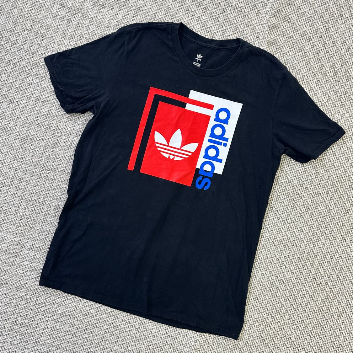 L 아디다스 오리지널스 그래픽 반팔 0330D 상품이미지1