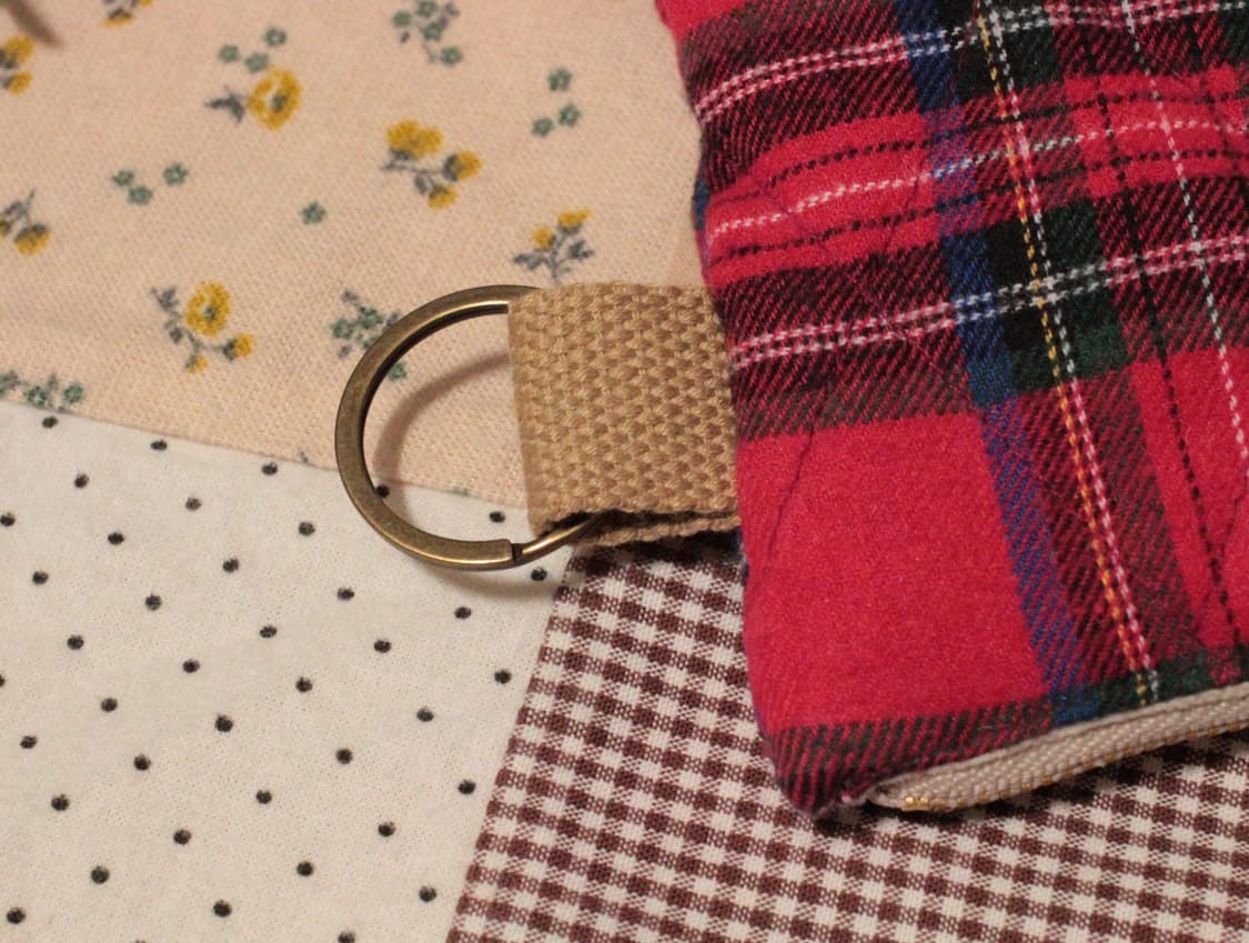 핸드메이드 레드체크 키링 퀼팅 파우치 상품이미지4
