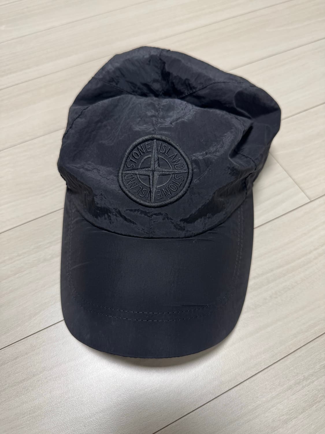 스톤아일랜드 나일론메탈 블랙 L사이즈 모자 판매합니다. 상품이미지1