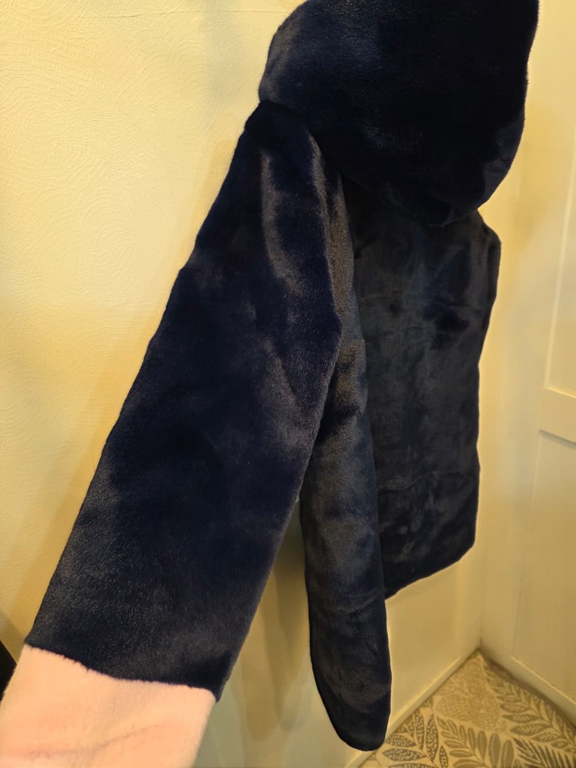 랭앤루 네이비 앤 핑크 에코퍼 코트 상품이미지6