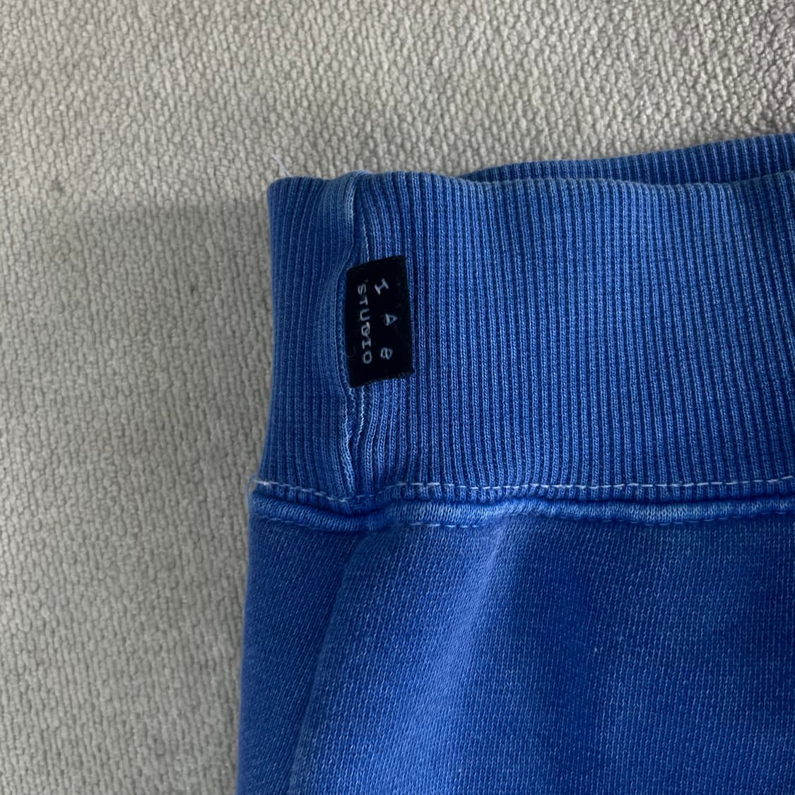 105 아이앱스튜디오 피그먼트 로얄블루 후드티 상품이미지7