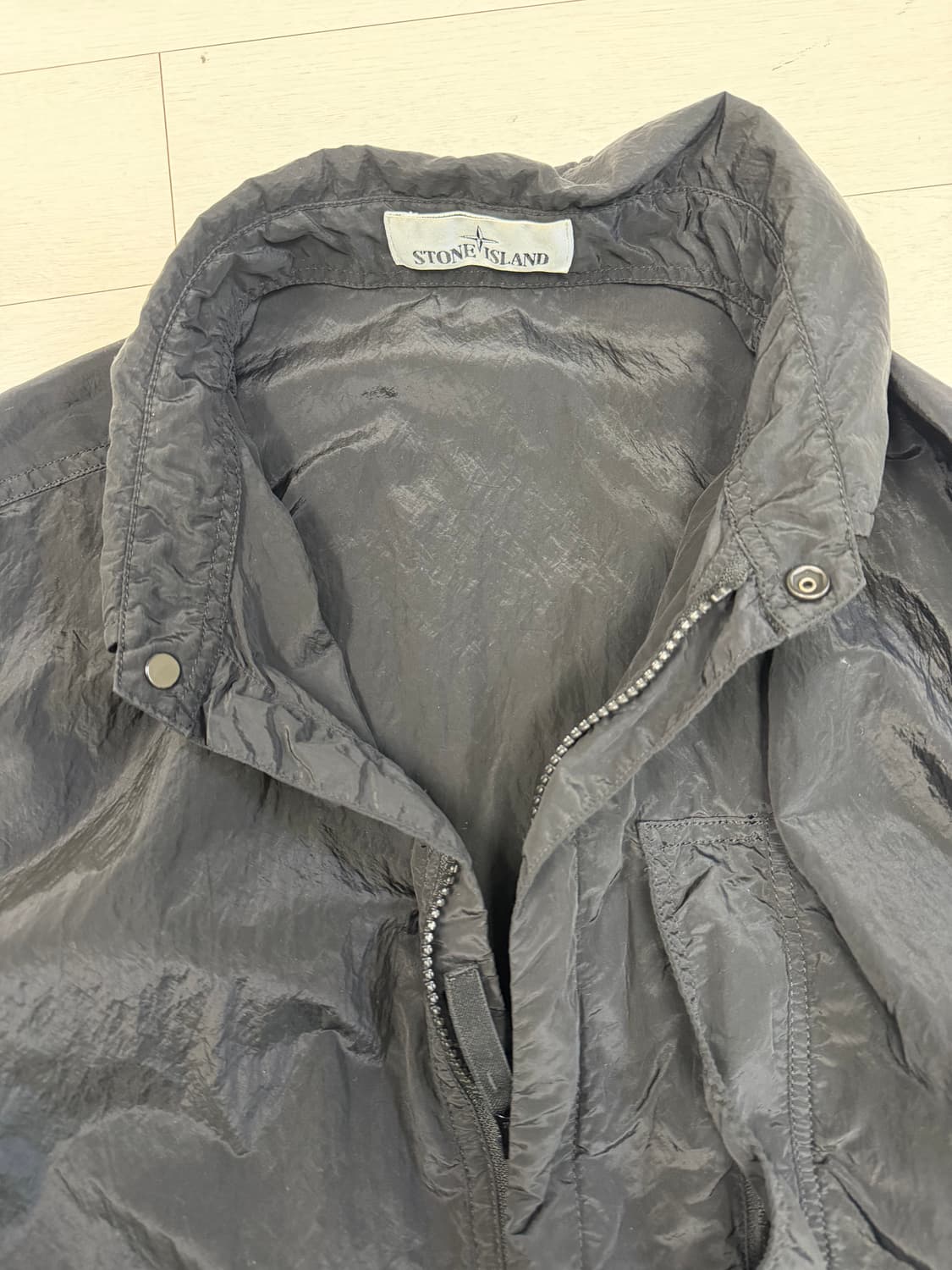 백화점판) 스톤아일랜드 나일론 메탈 셔츠 L 사이즈  백화점 한글텍이라서 상품이미지7