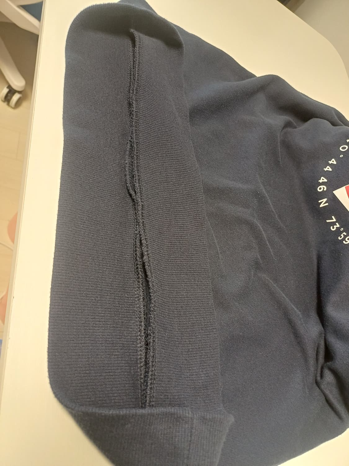 타미힐피거 빅로고 맨투맨 (네이비/M/95-100) 상품이미지7