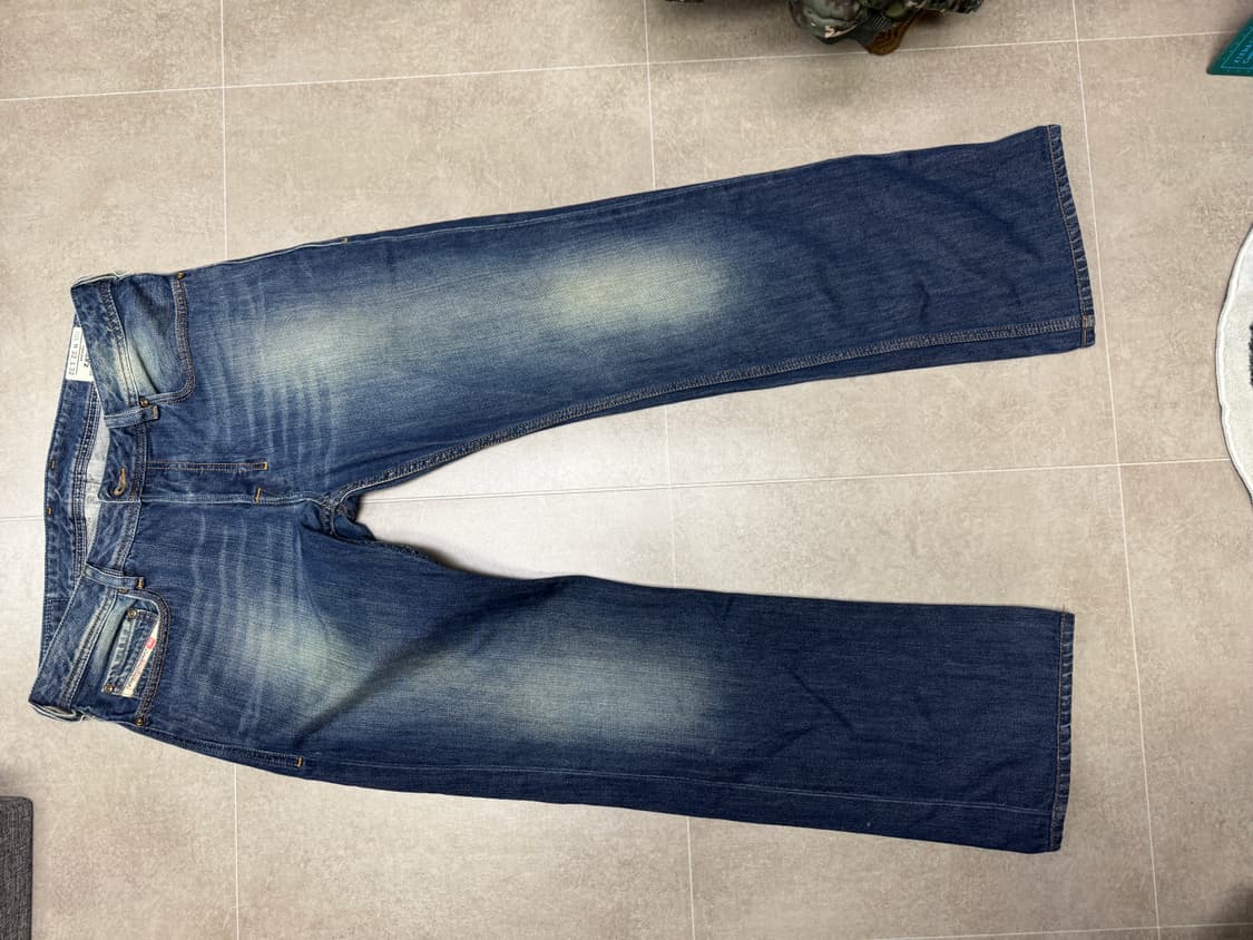 디젤 세미 부츠컷 데님 팬츠 상품이미지8