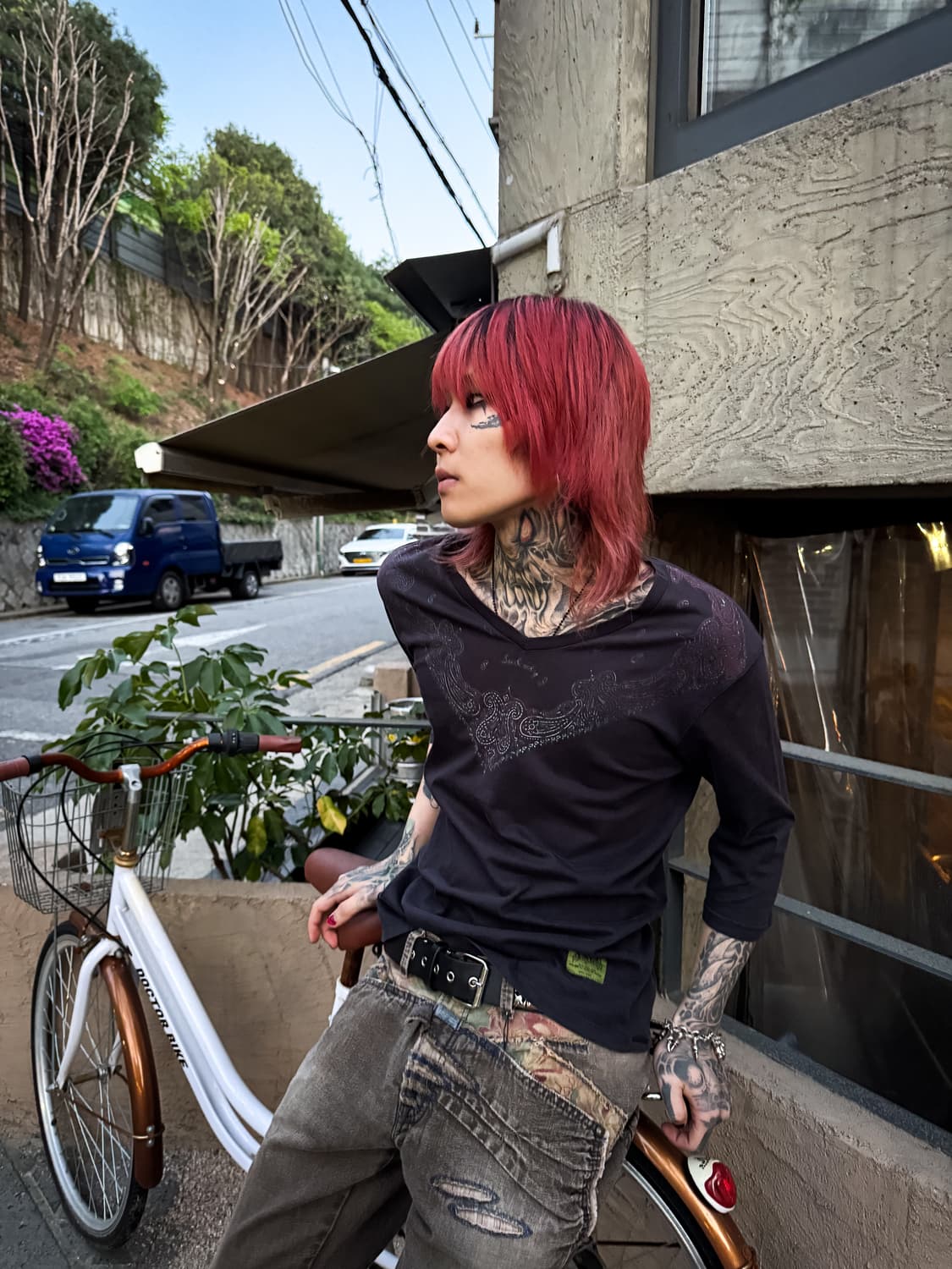 Paisley V-Neck T-shirt 상품이미지1