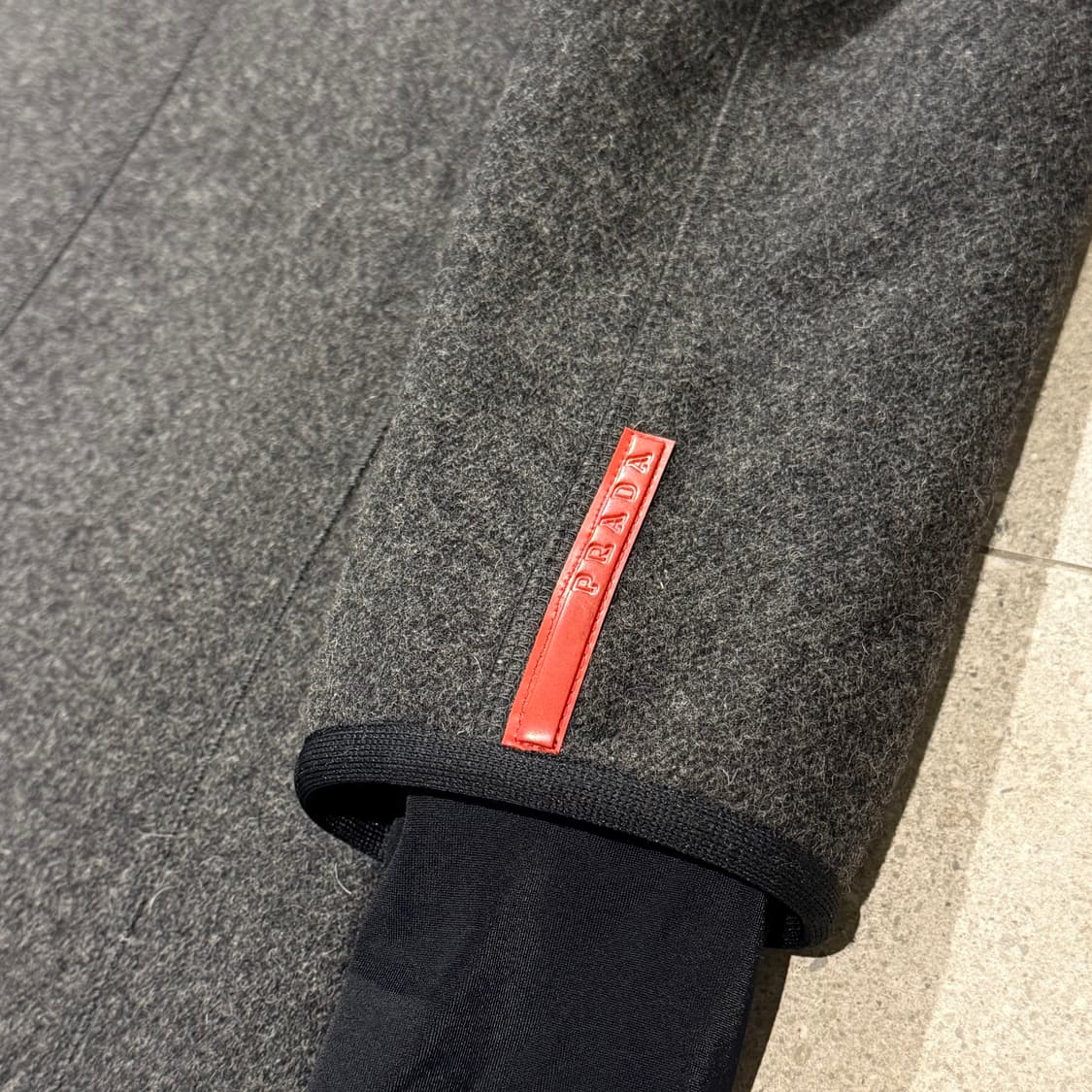 프라다 그레이 패딩 울코트 상품이미지6