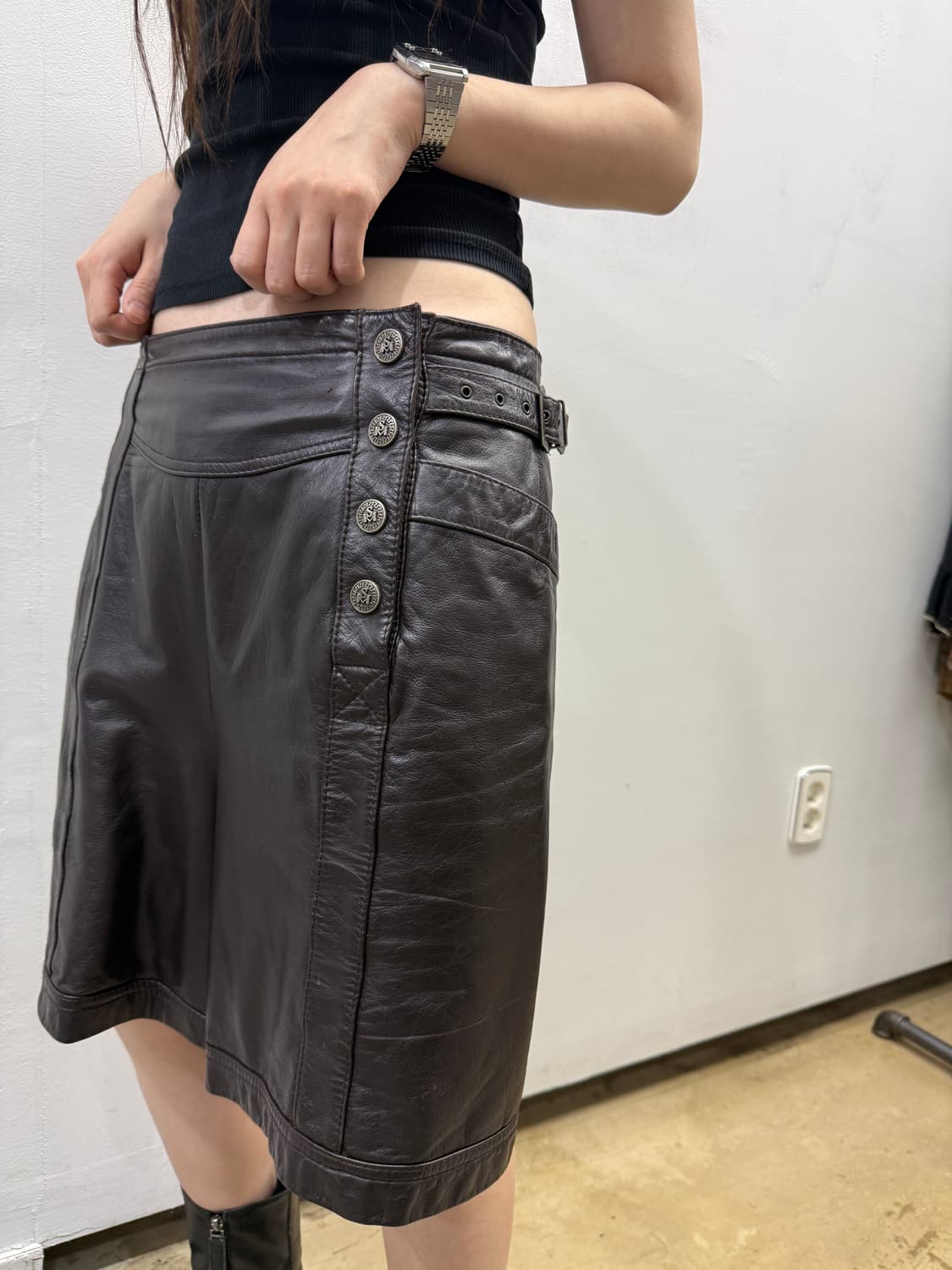 버건디 레더 버뮤다 팬츠 상품이미지2