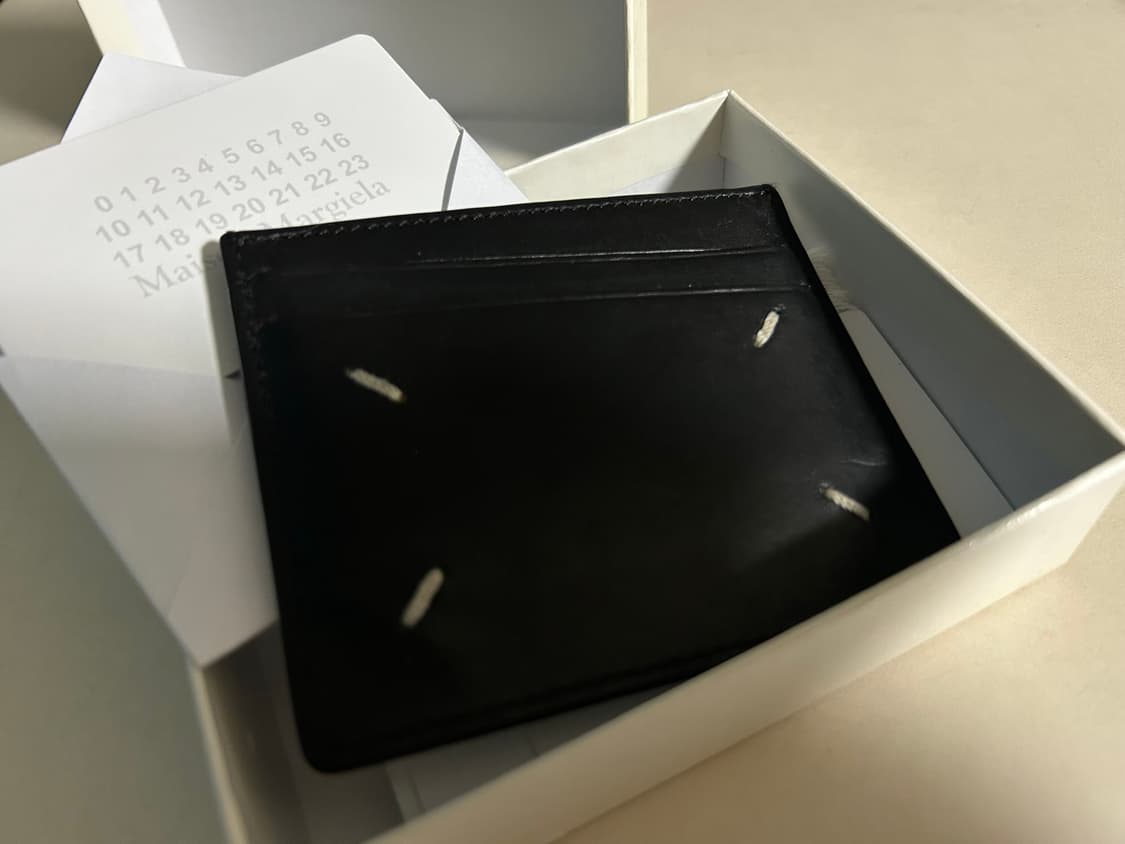 메종 마르지엘라 블랙 로고 레더 카드 홀더 블랙 상품이미지1