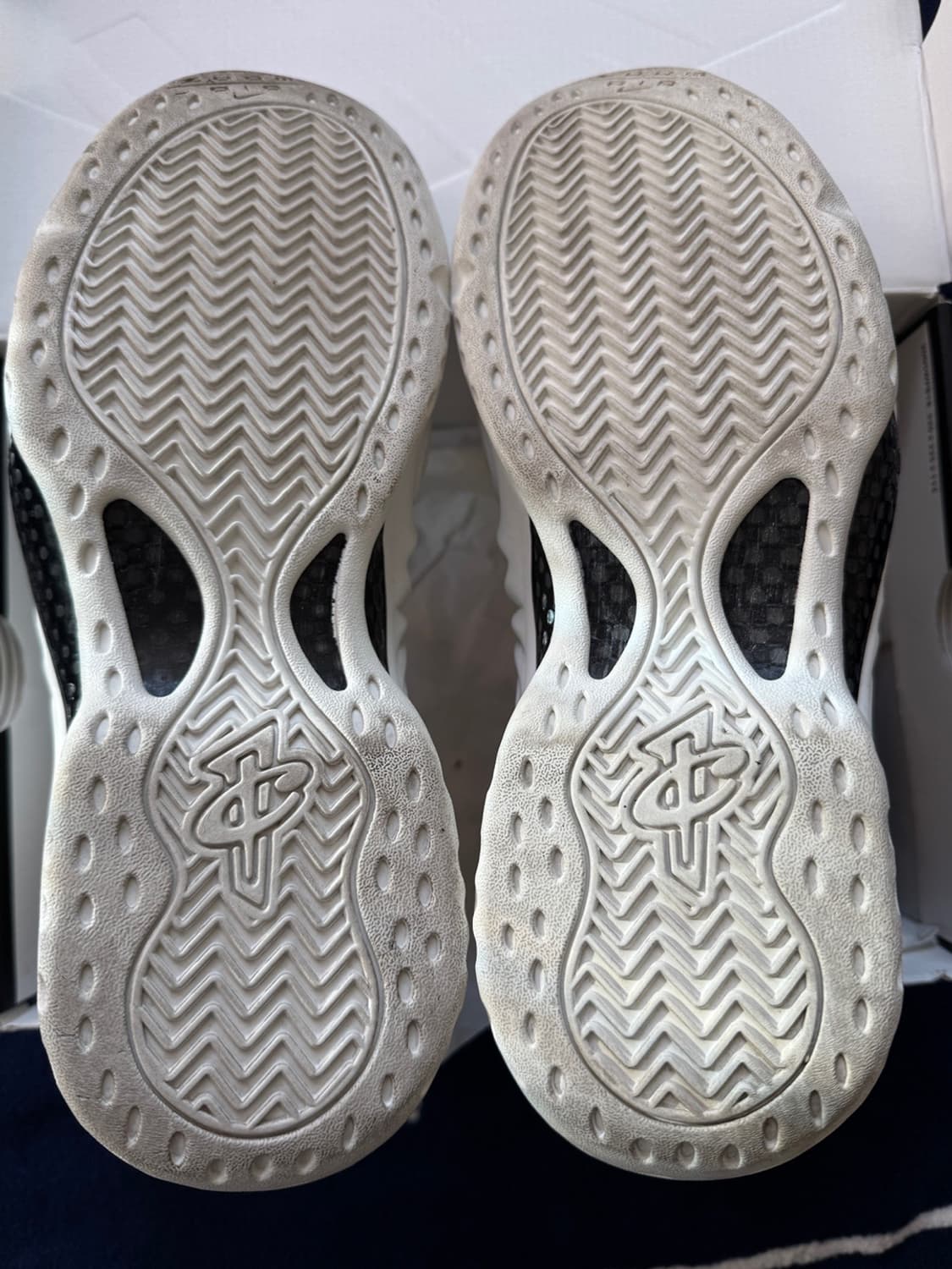 나이키 x 꼼데가르송 옴므 플러스 에어 폼포짓 화이트 NIKE x CDG 상품이미지8