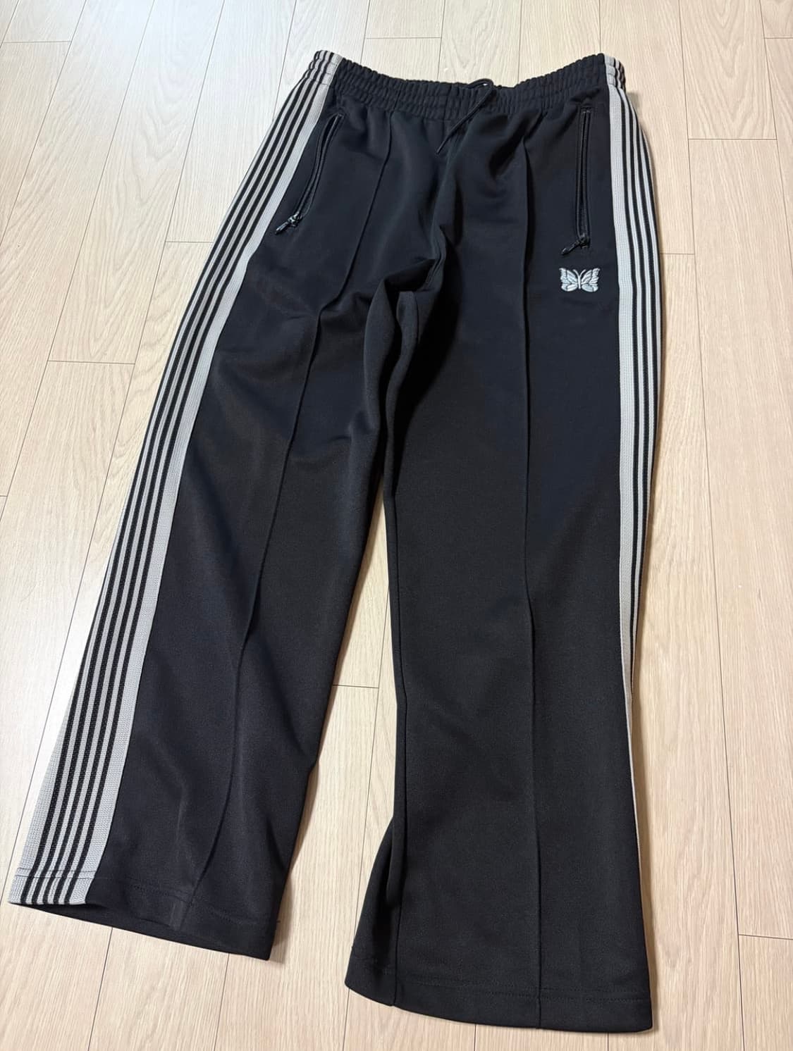 니들스 트랙팬츠 검회 S 스트레이트 핏 상품이미지2