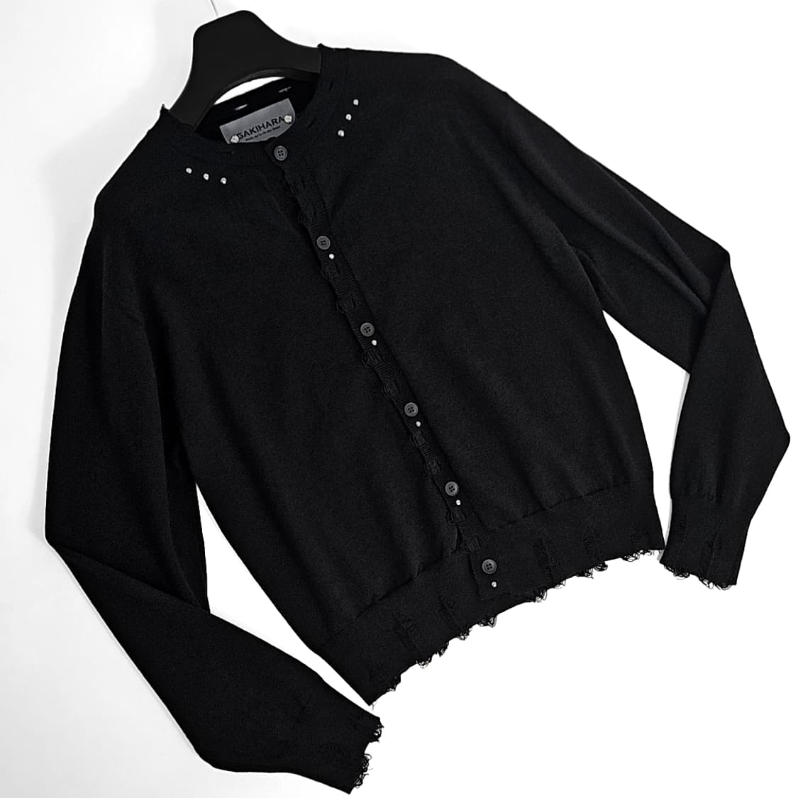 Ikeda 피어싱 리벳 데미지 크롭 니트 (black) 상품이미지2