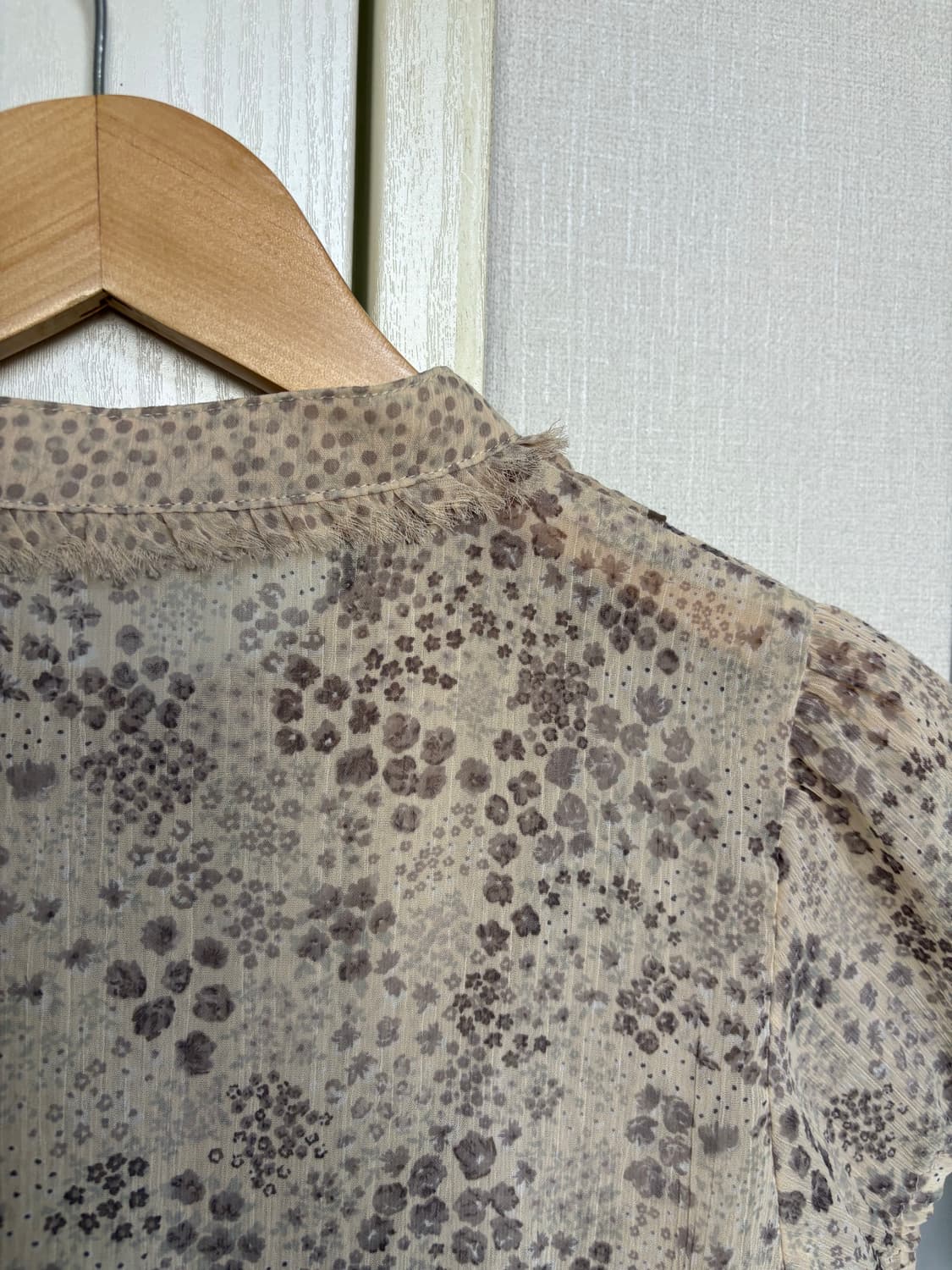 잔꽃 헨리넥 반소매 블라우스 상품이미지6