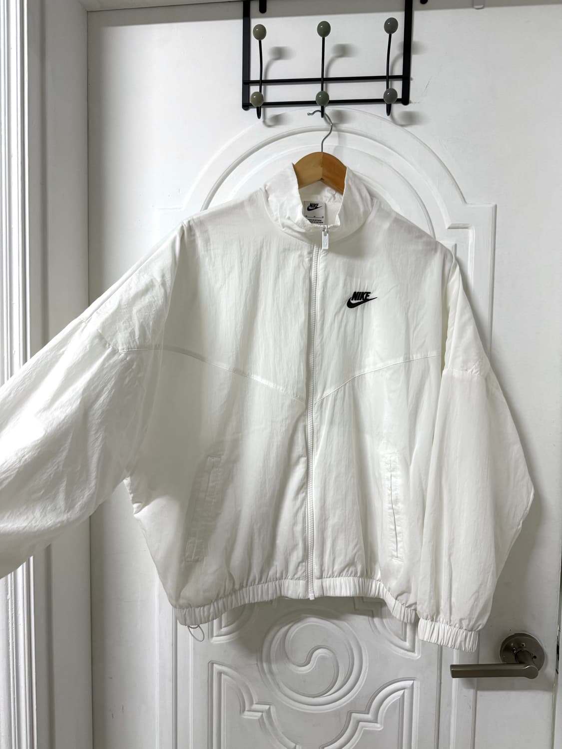 M사이즈 여성 나이키 에센셜 윈드러너 바람막이  상품이미지2