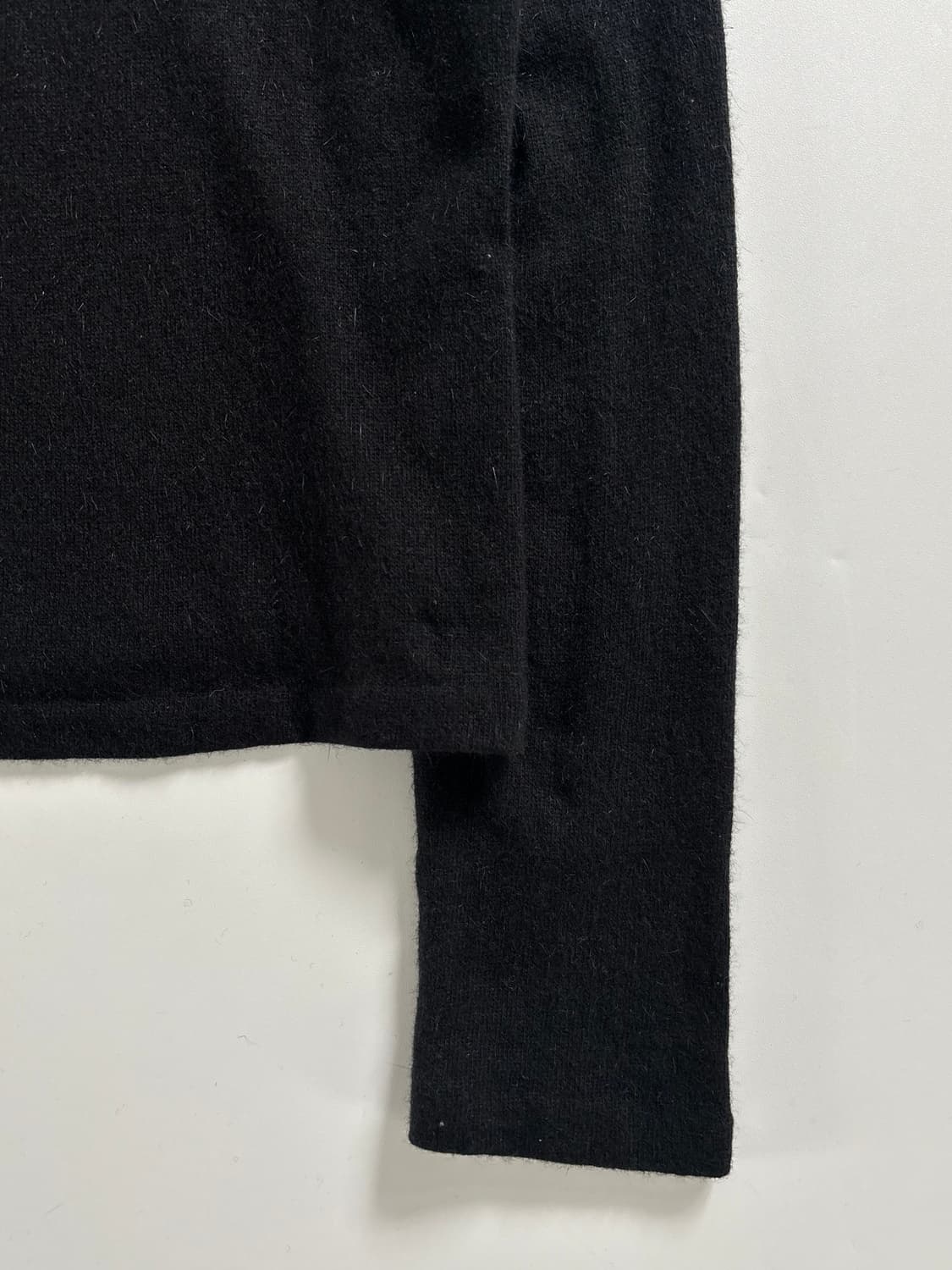 FENDI 펜디 블랙 로고 터틀넥 상품이미지7