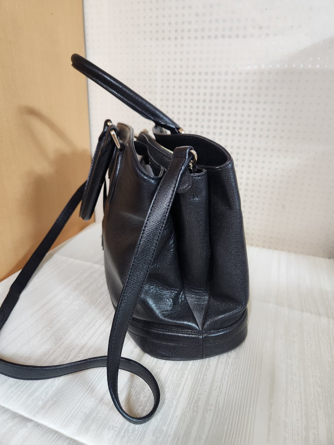 루이까또즈 블랙 가죽 토트백 겸 숄더백 상품이미지4