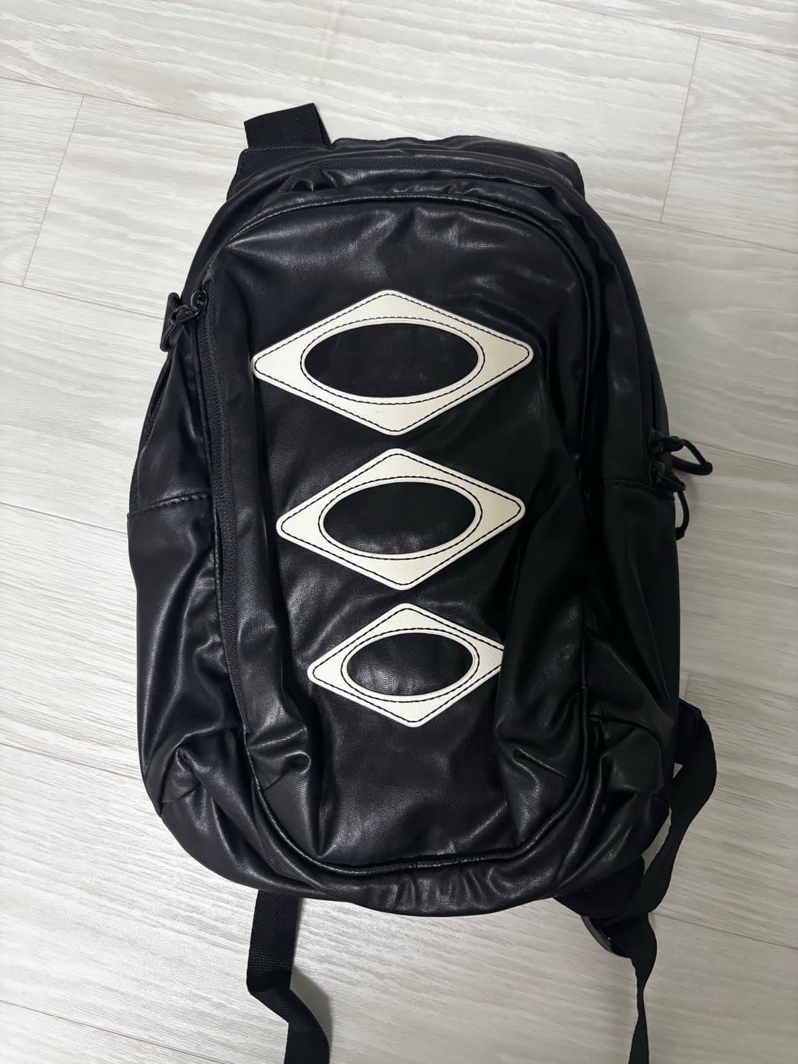 미스치프 레더 백팩 상품이미지1