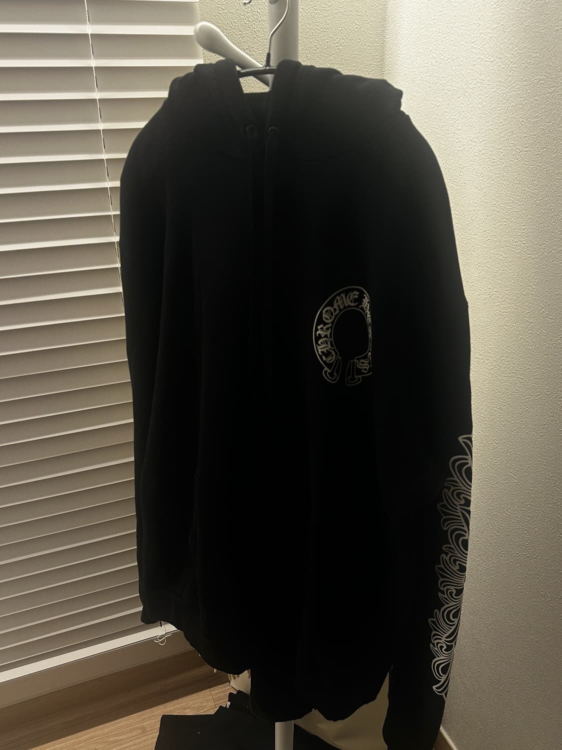 크롬하츠 홀스슈 플로랄 후드 블랙 L 상품이미지1