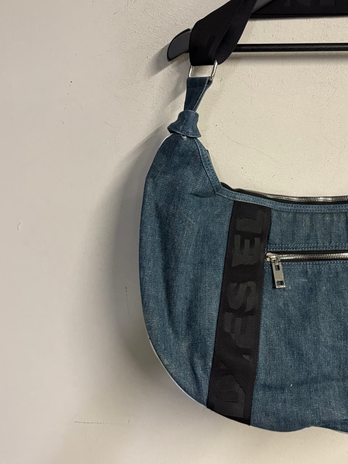 DIESEL denim hobo bag  상품이미지3