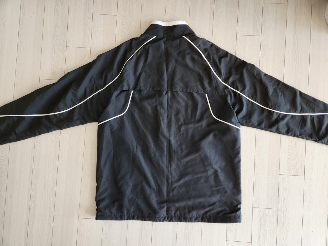 나이키 우븐 바람막이 자켓 사이즈xl

자크에 고무떨어짐과 소매 고무늘어 상품이미지8