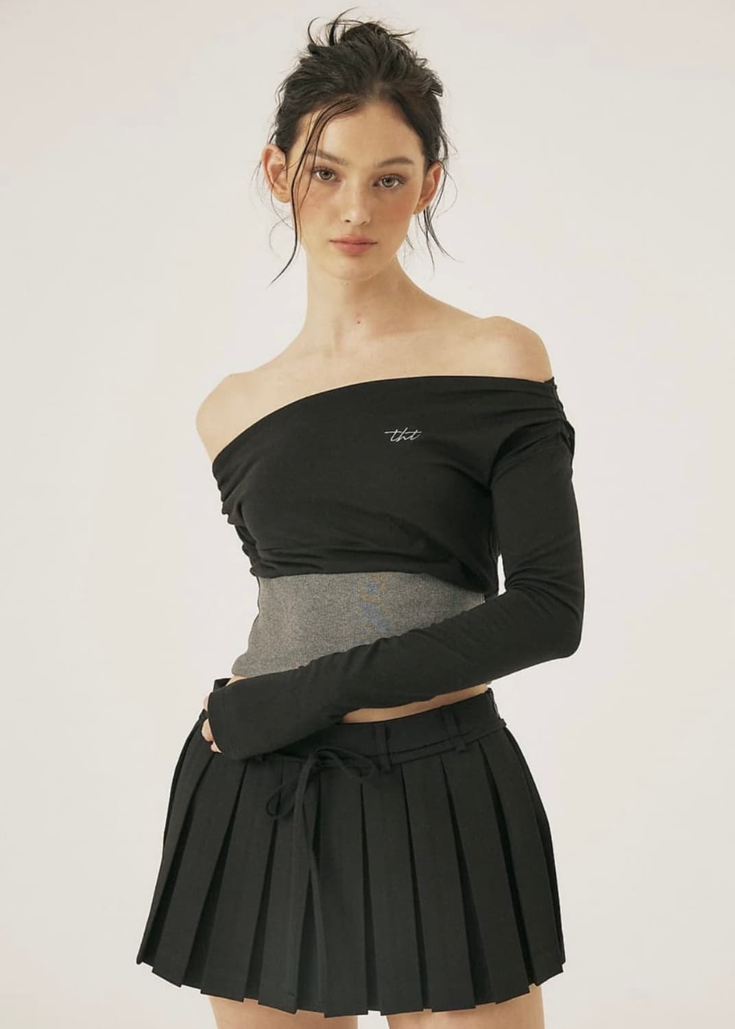 [m] 쓰리타임즈 립 오프숄더 긴팔 티셔츠 블랙 상품이미지2