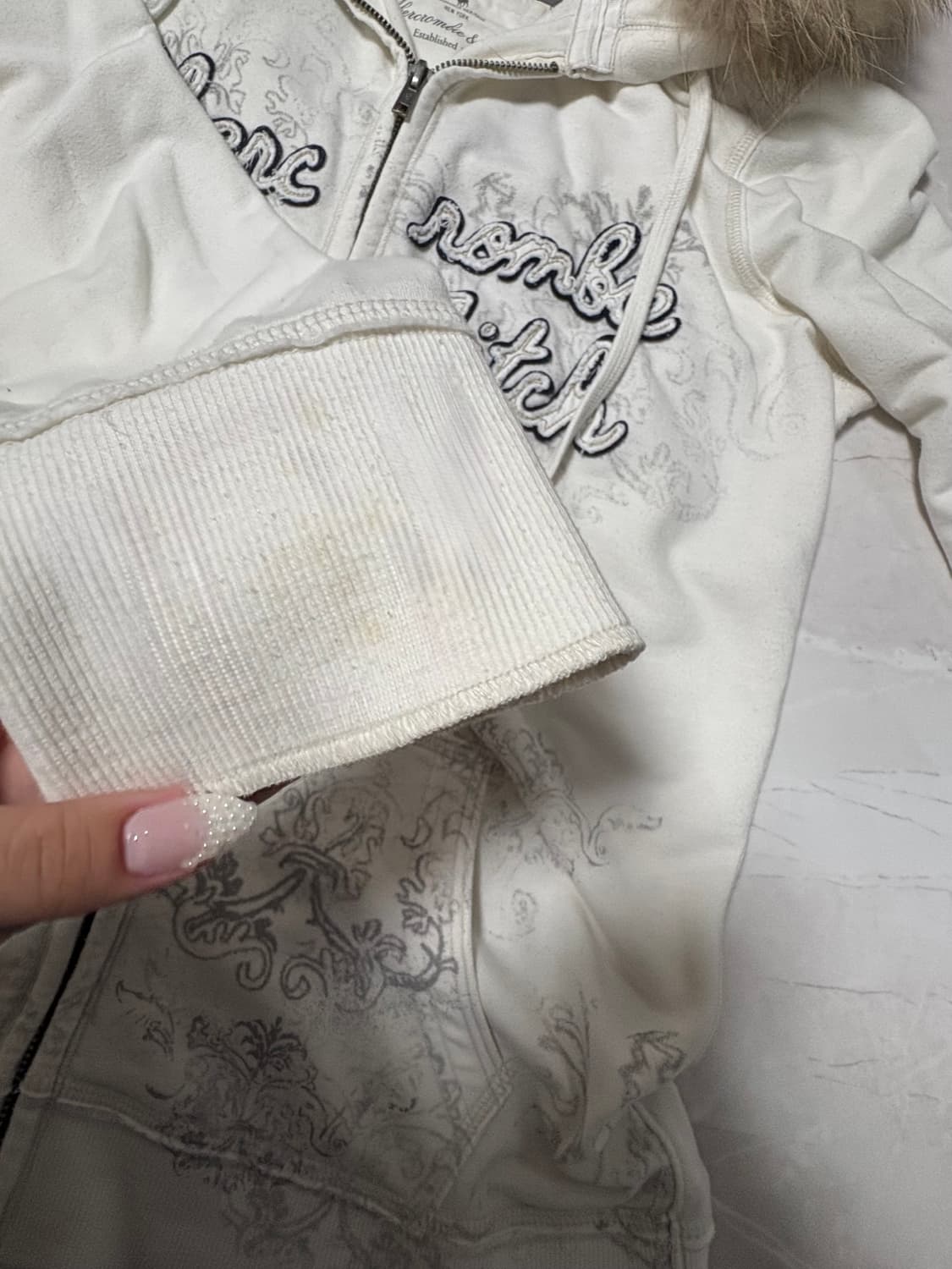 큐빈티지 아베크롬비 대장 울프죠 화이트 퍼 후드집업 페어리그런지y2k 상품이미지3