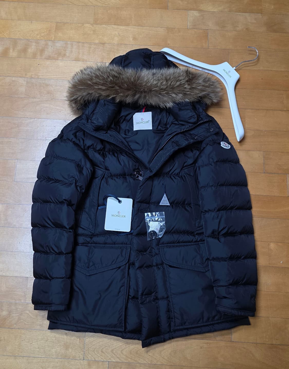 [새상품급,4]몽클레어 클루니 블랙 리얼퍼 상품이미지1