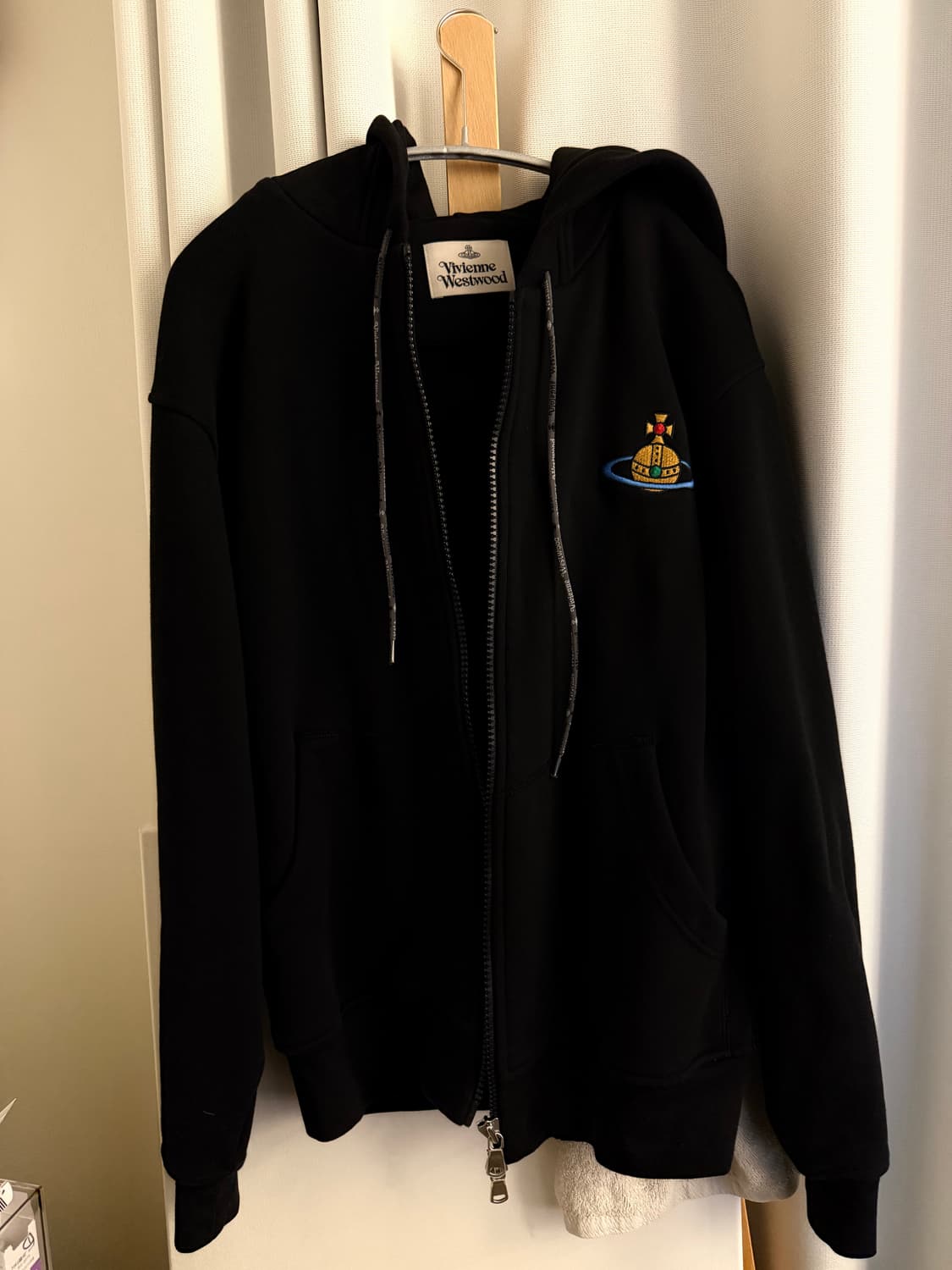 비비안웨스트우드 러기드 블랙 후드집업 상품이미지1