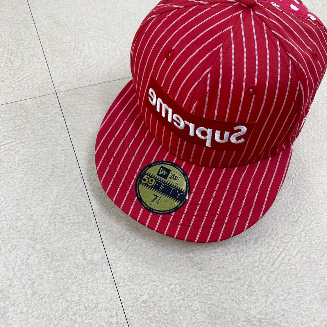 슈프림 x 뉴에라 x 꼼데가르송 스냅 백 상품이미지2