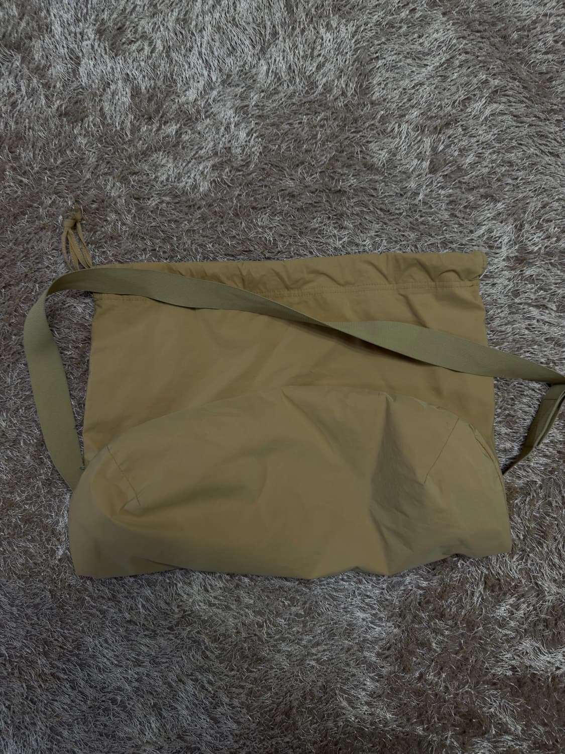 유니클로u 드로우스트링 백 초판 상품이미지3