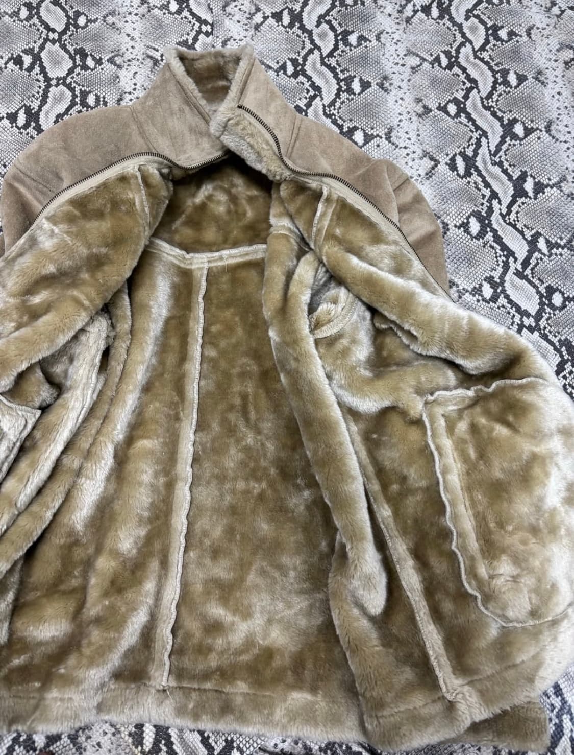 베이지 퍼 무스탕 상품이미지3